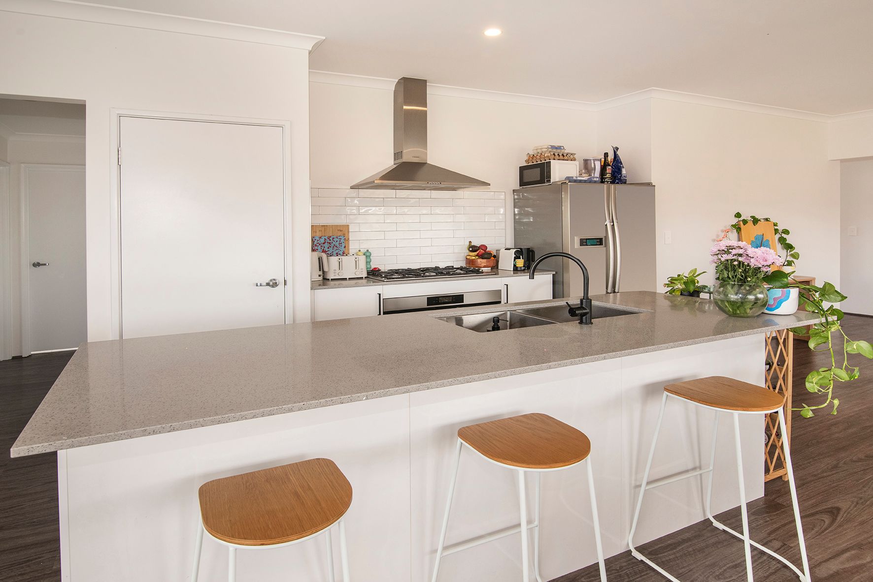 6 MacLaren Crescent — photo 3 of 14