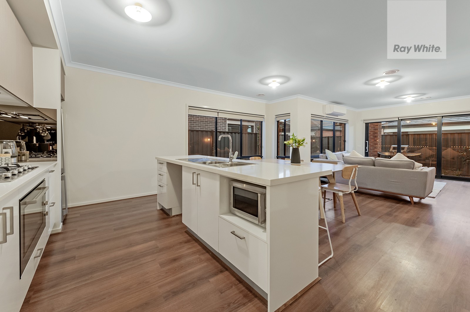 4 Mountleigh Circuit, Craigieburn, VIC 3064