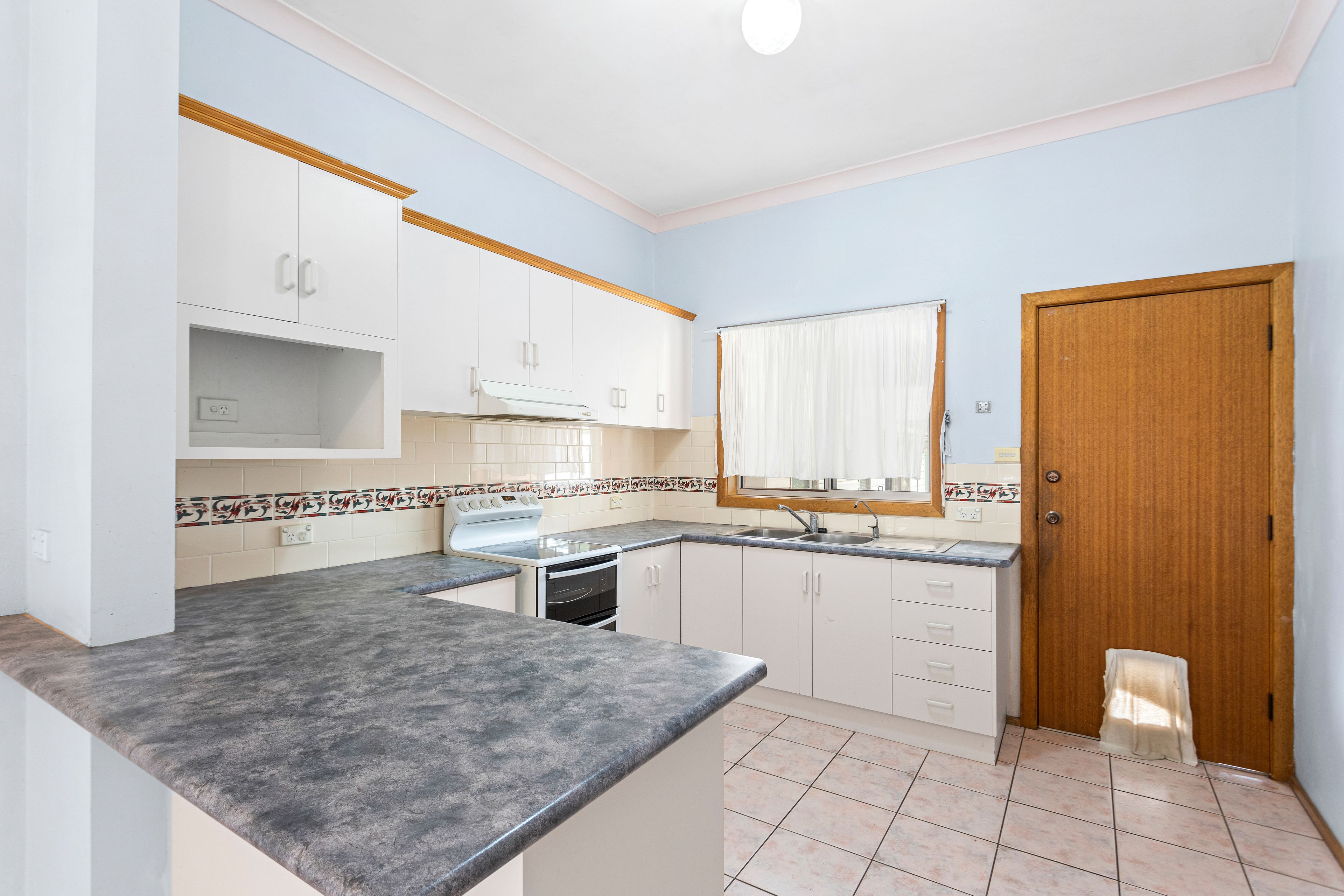 4 Beveridge Street, Albion Park, NSW 2527