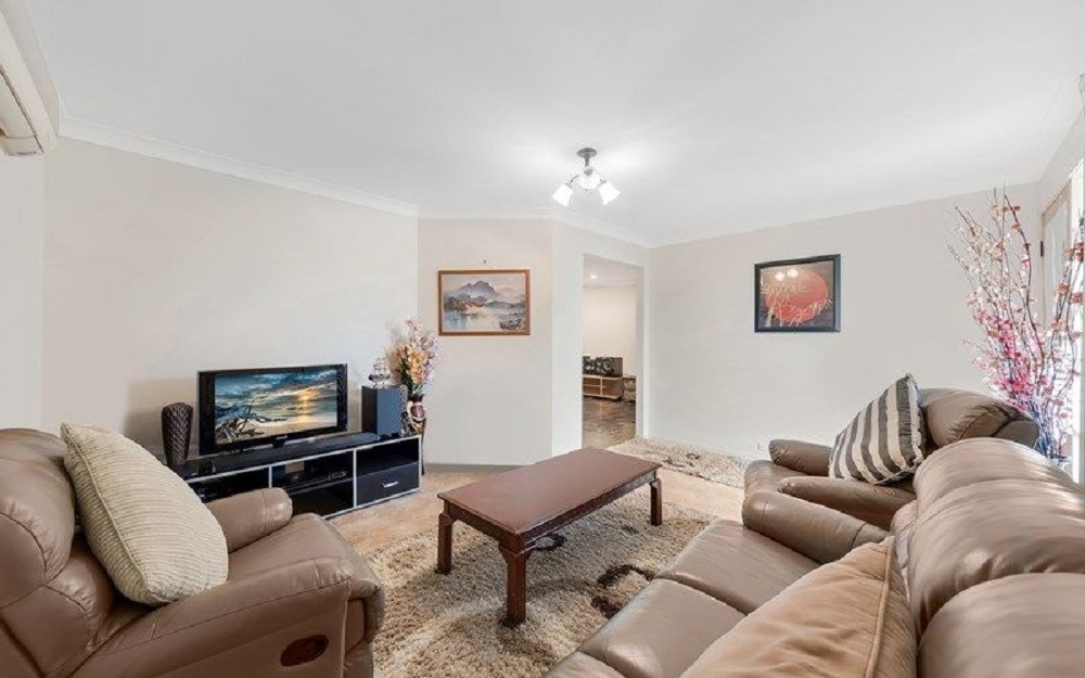 37 CLAYPOLE, Ambarvale, NSW 2560