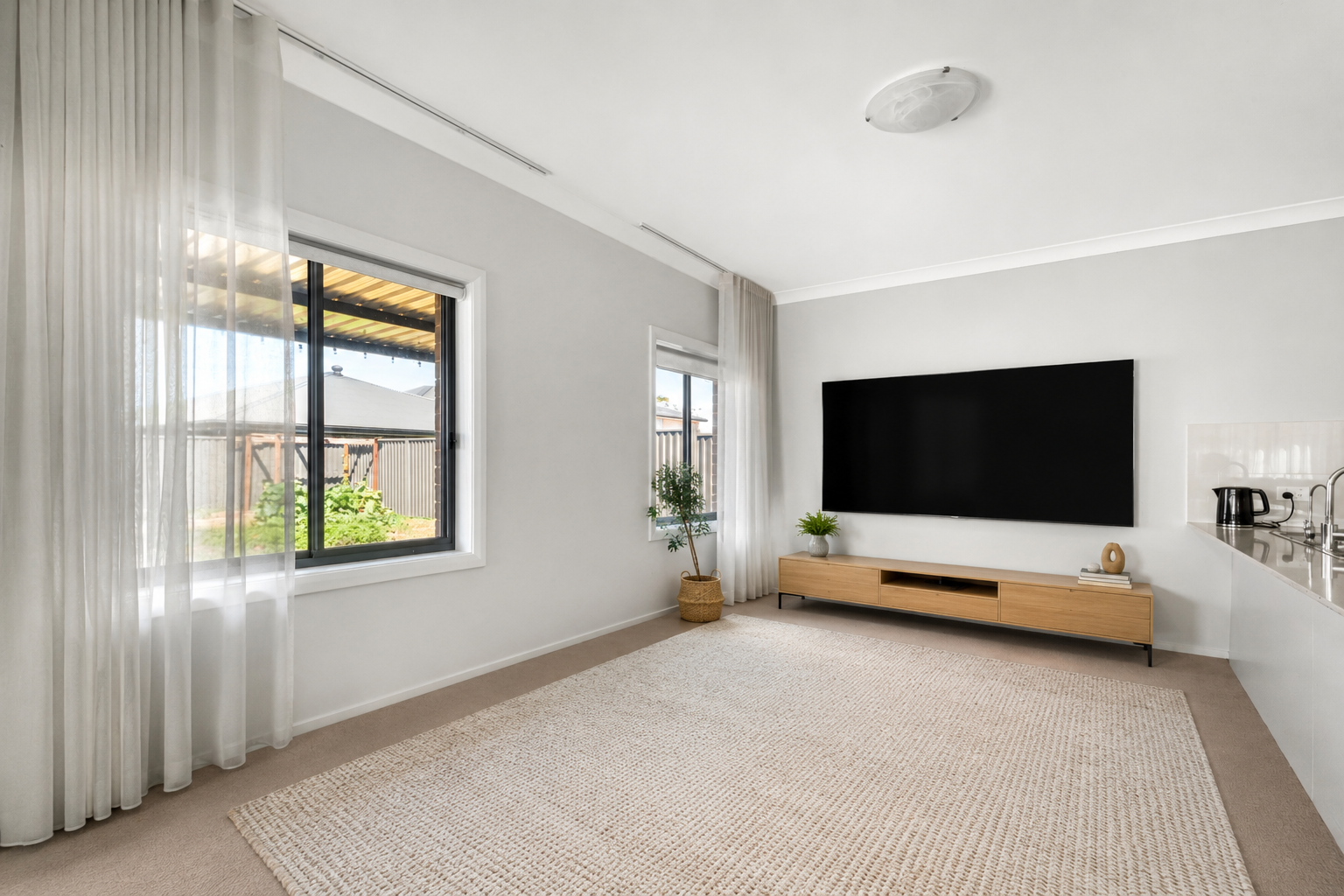91 Serpentine Avenue — photo 3 of 13