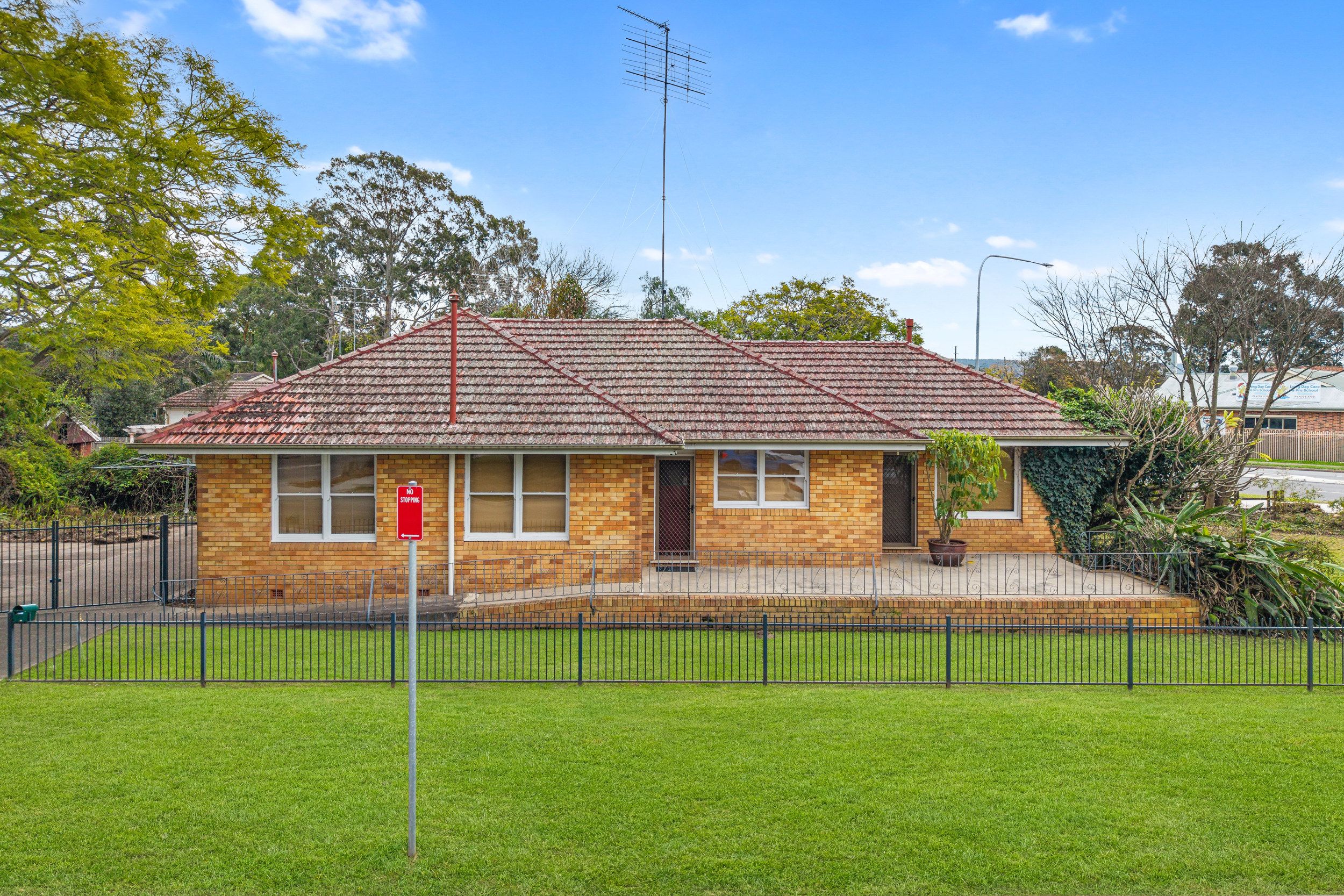 44 Great Western Highway — photo from Ray White Glenmore Park