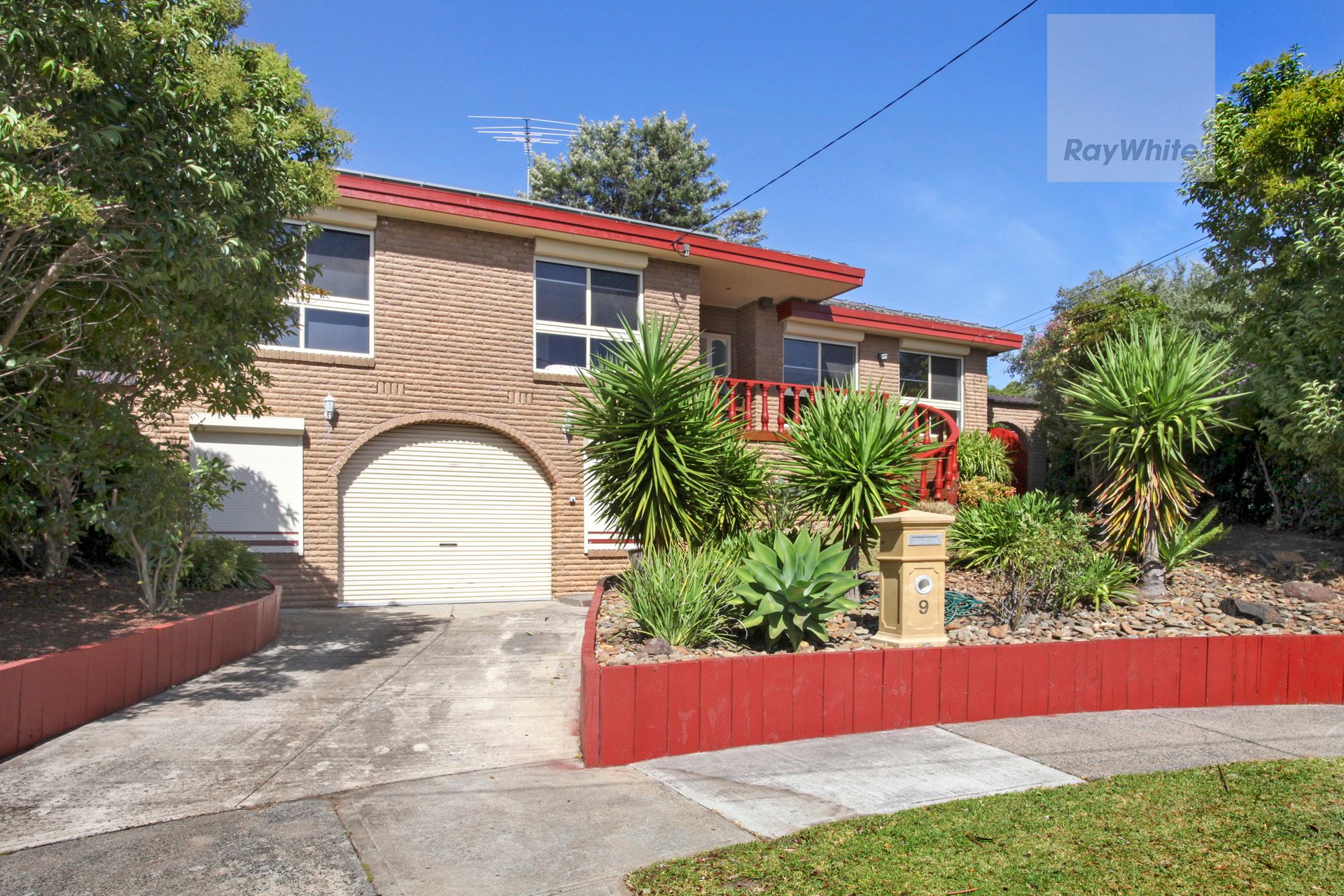 9 Farley Court, Gladstone Park, VIC 3043
