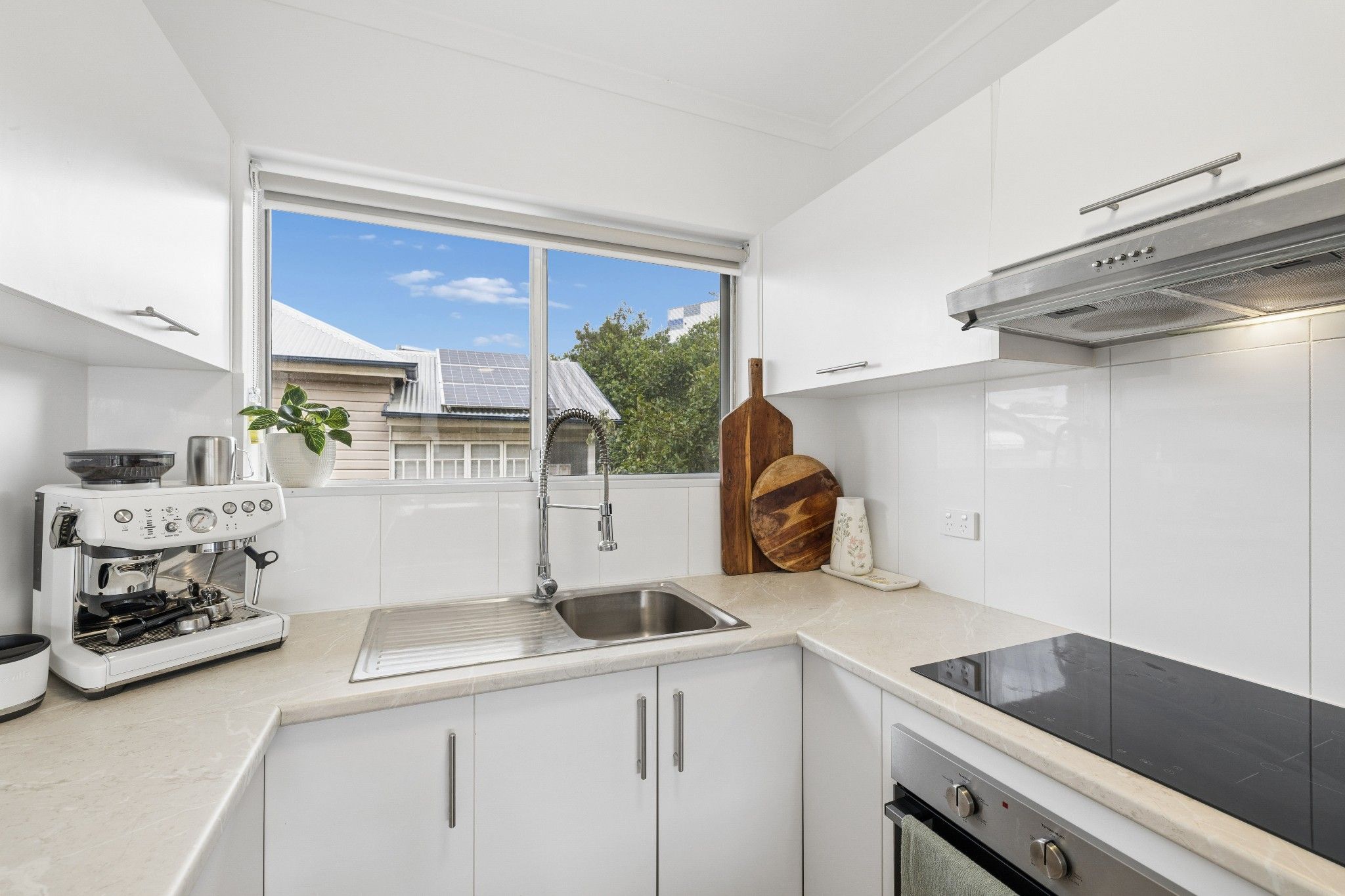 1/21 Edmondstone Street — photo 5 of 18