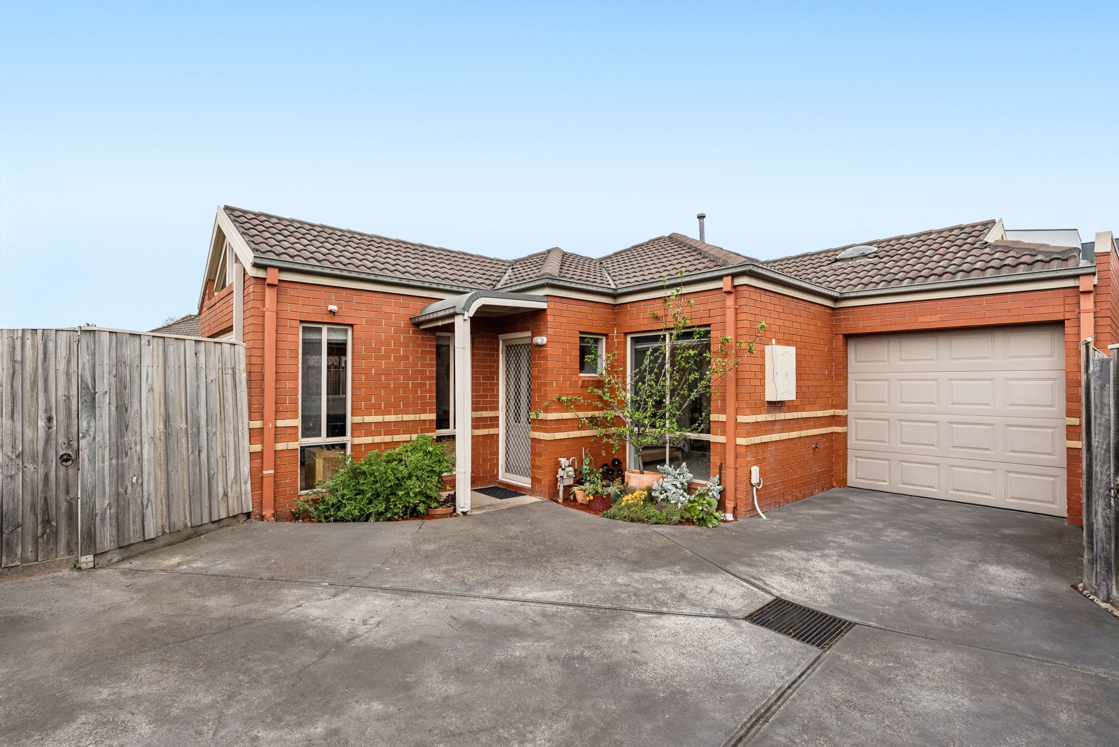 6 Mccrae Street, Reservoir VIC 3073