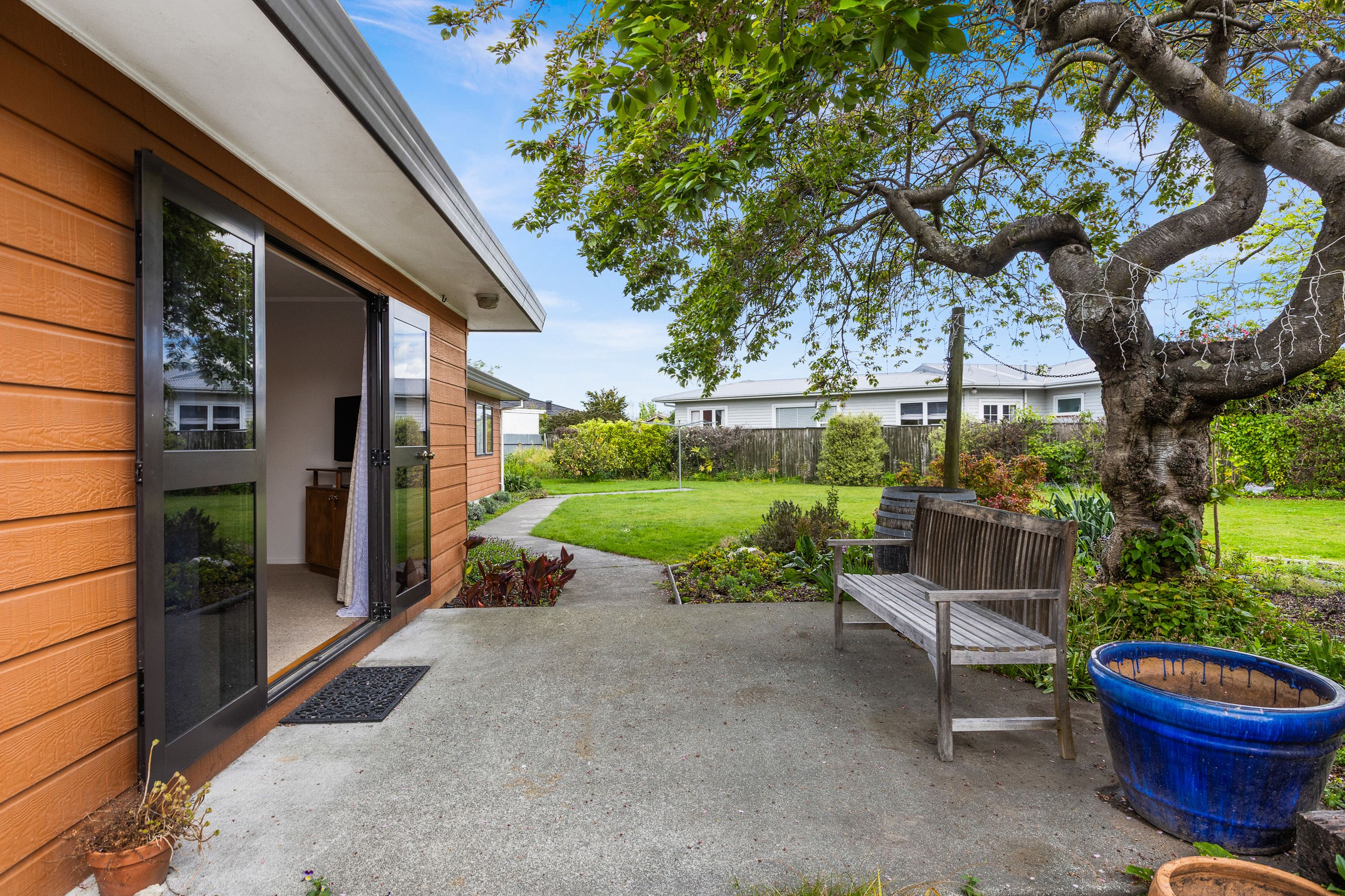 1311 Caroline Road, Mayfair, Hastings District