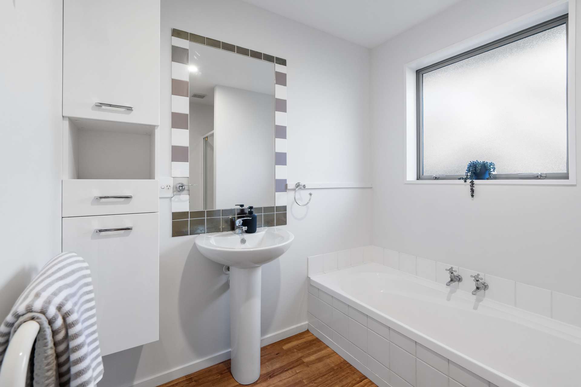 23 Overbury Crescent photo 15
