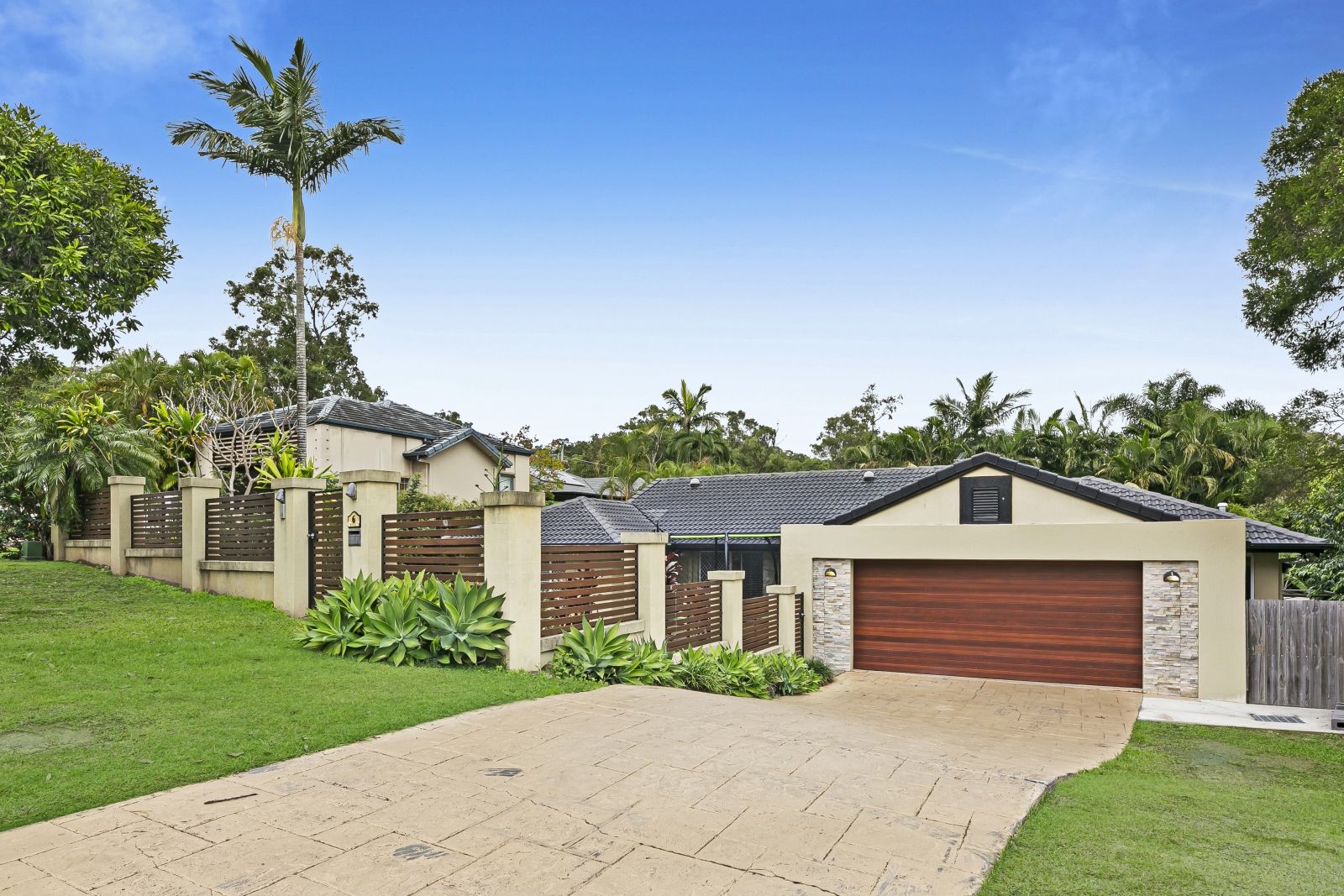 6 Chichester Drive, Arundel QLD 4214