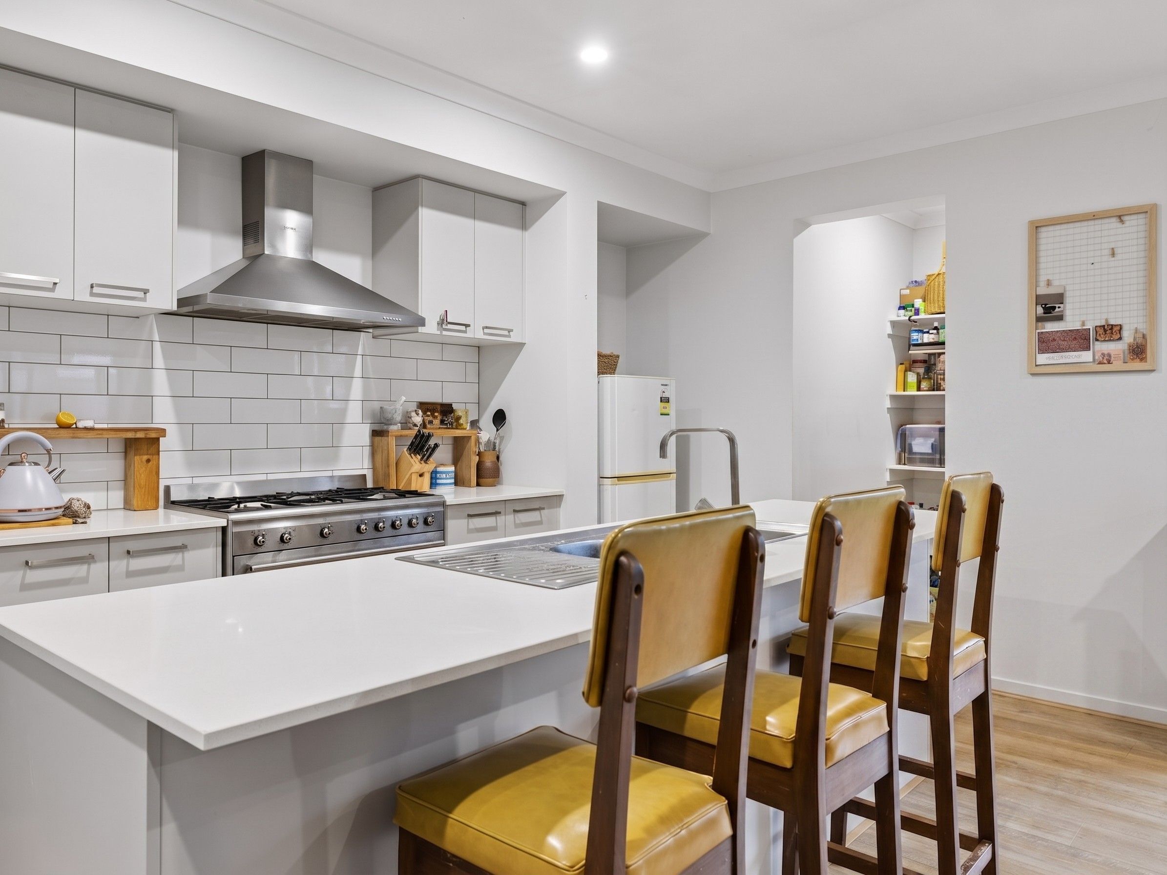 15 Furlong Crescent — photo 3 of 18