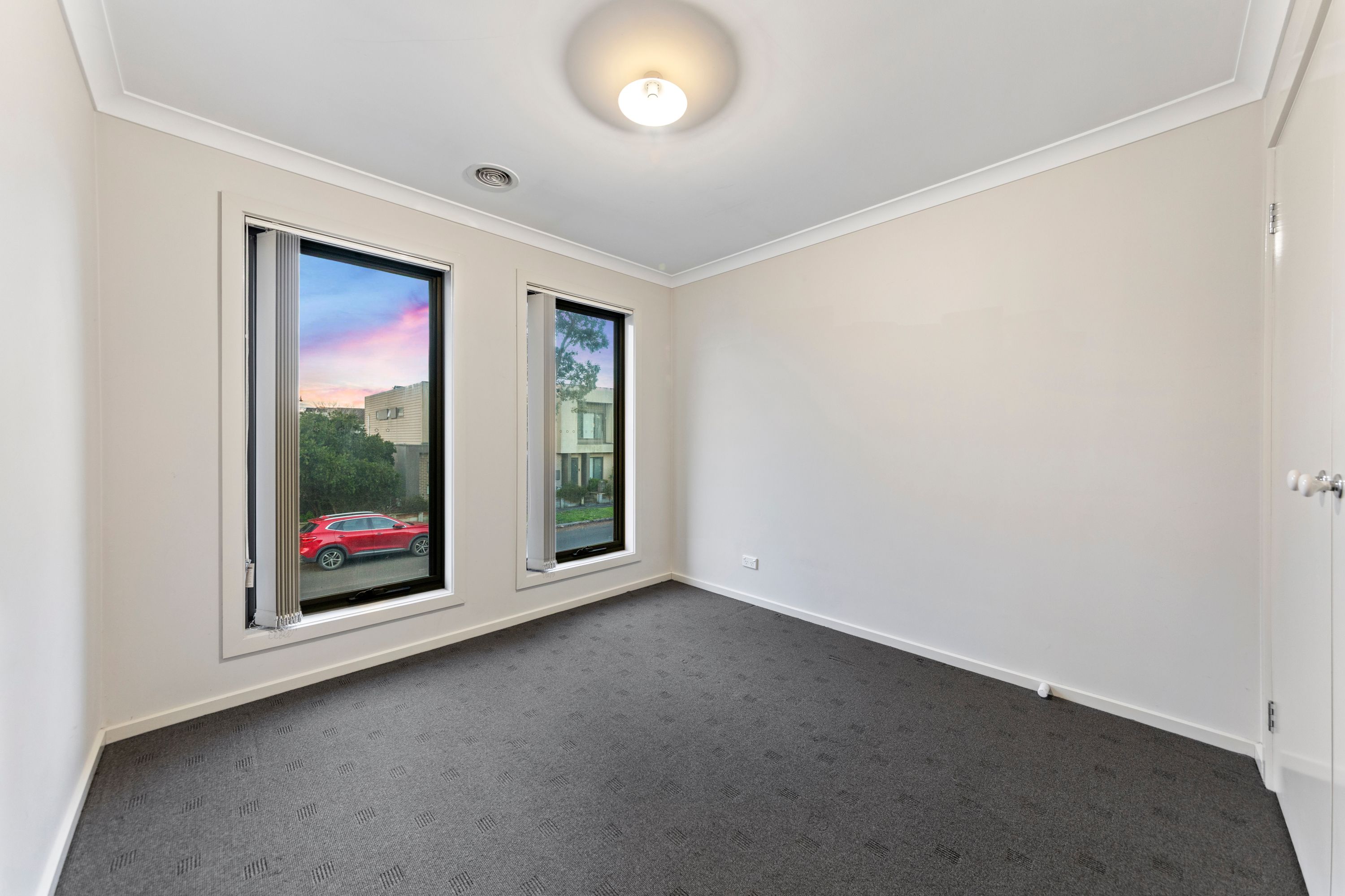 8 Bluestone Street — photo 13 of 28