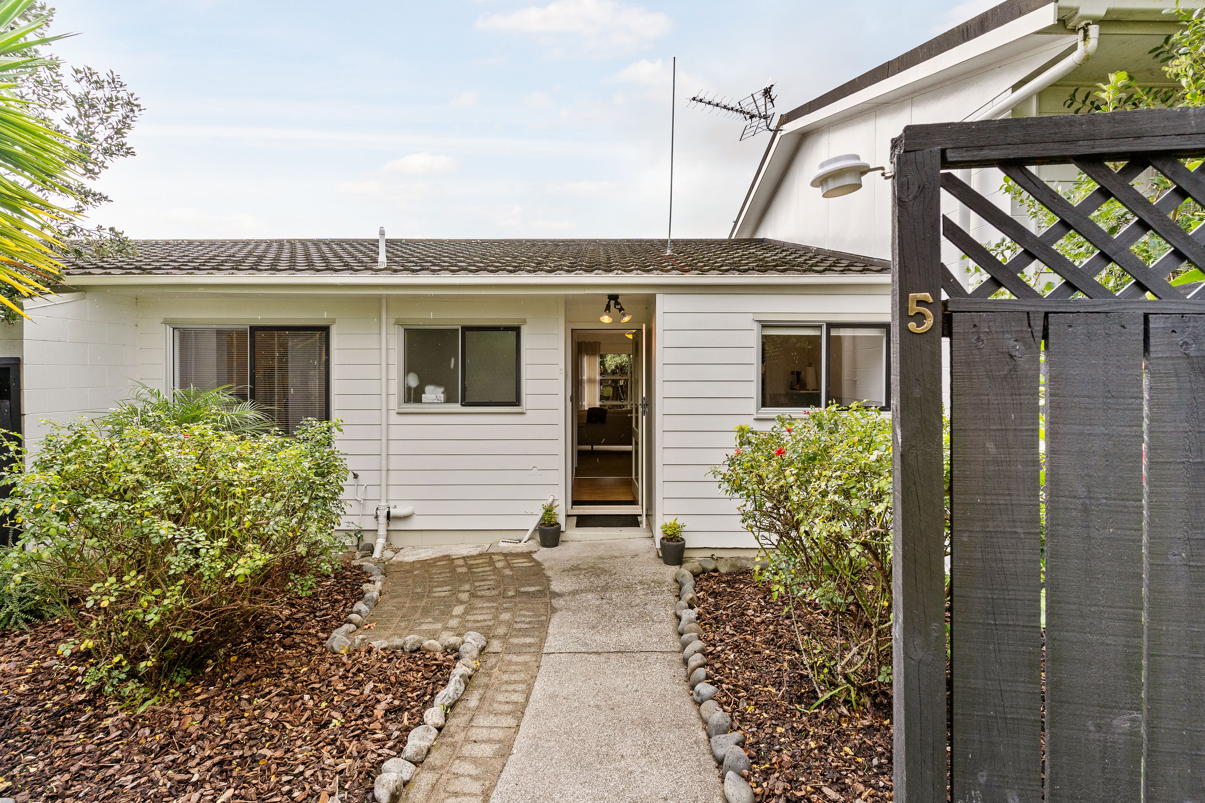 5/103 Seymour Road, Sunnyvale, Waitakere City