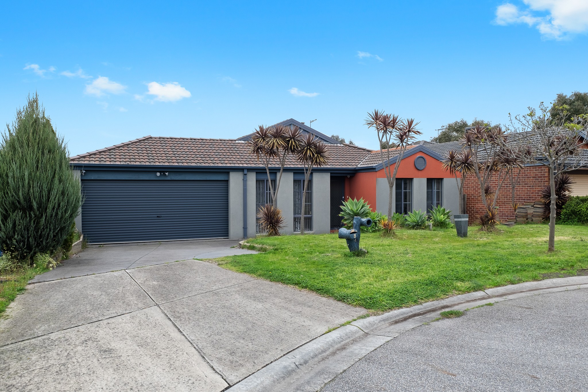 6 Rose Bush Court, Lyndhurst, VIC 3975