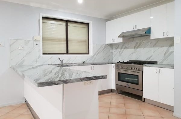 10 Alabaster, Eagle Vale, NSW 2558