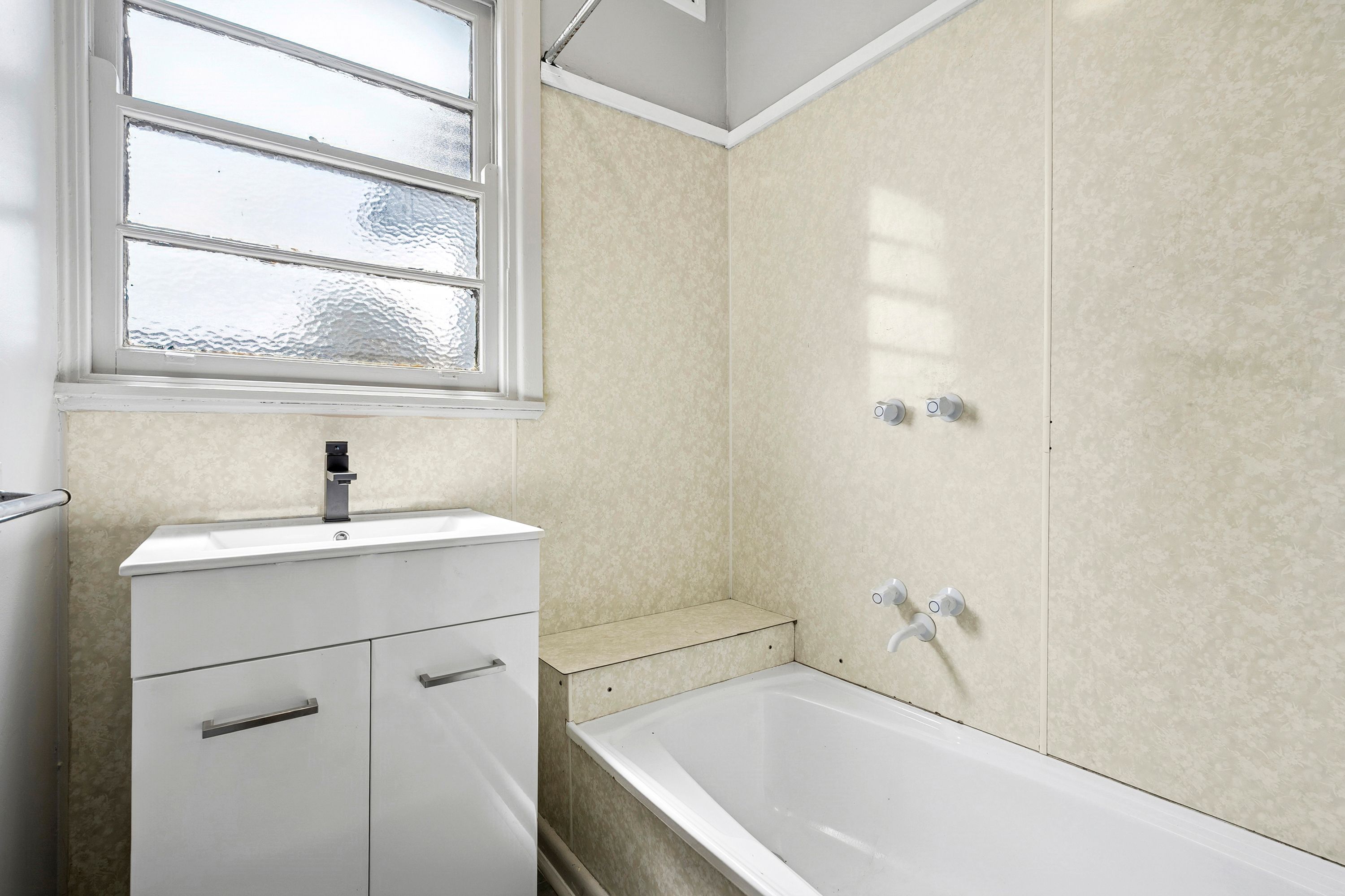 24 Falcon Street — photo 6 of 10