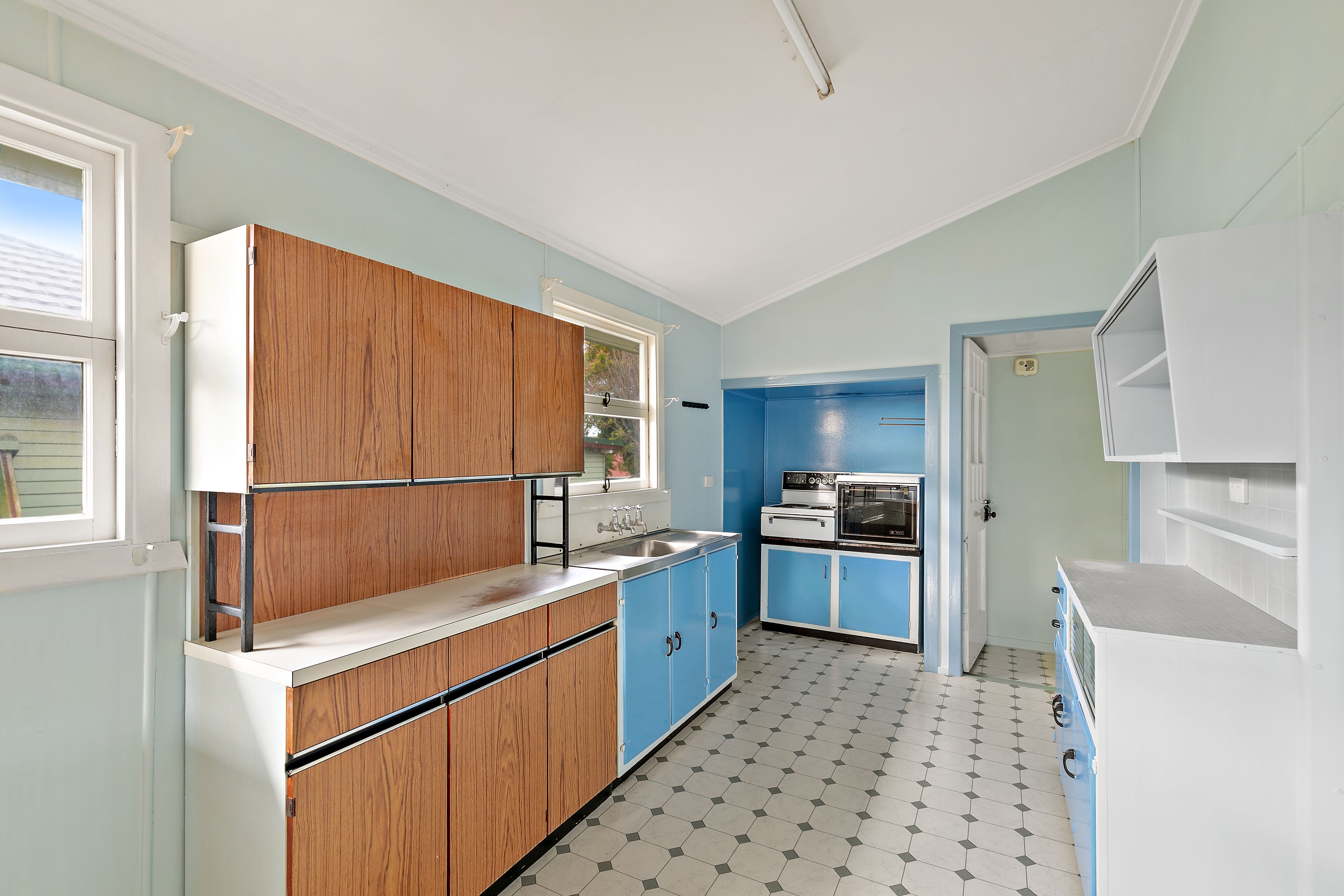 32 Clark Street, South Toowoomba, QLD 4350