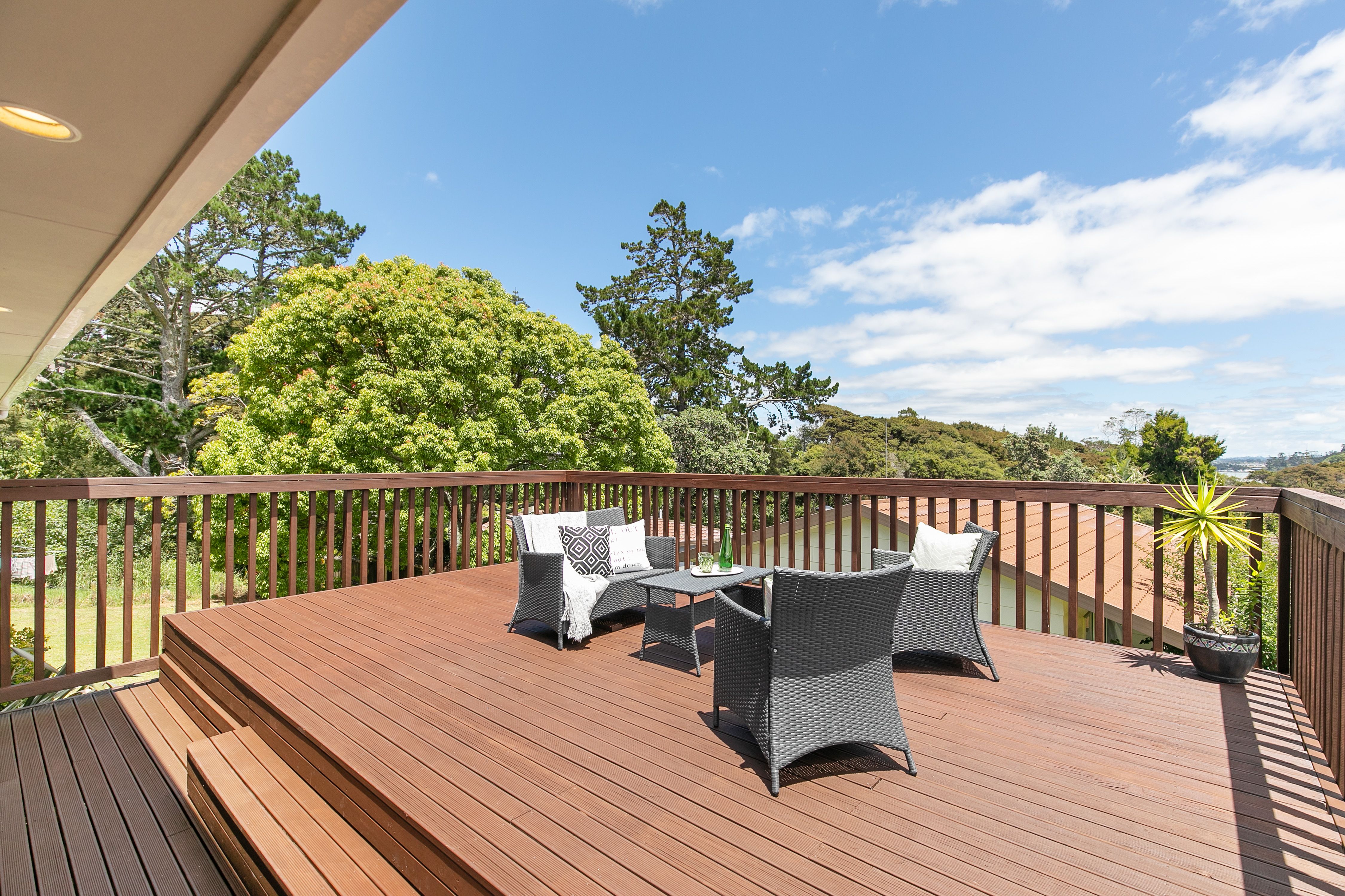 6 Thistledew Place, Glenfield, North Shore City