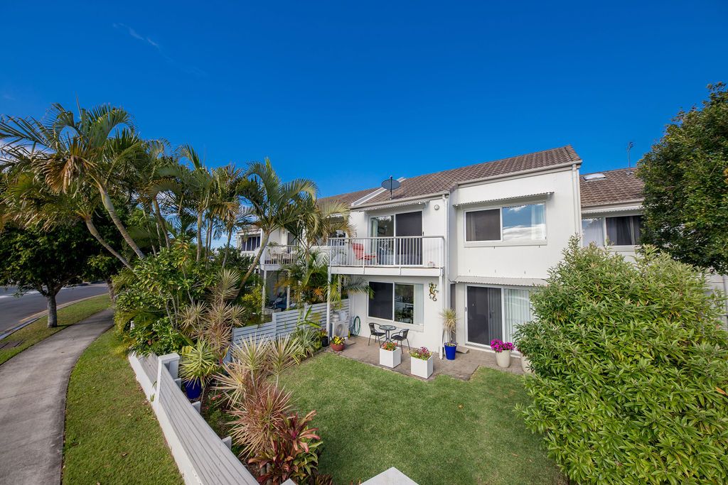 17-19 Maroochy Waters Drive, Maroochydore QLD 4558