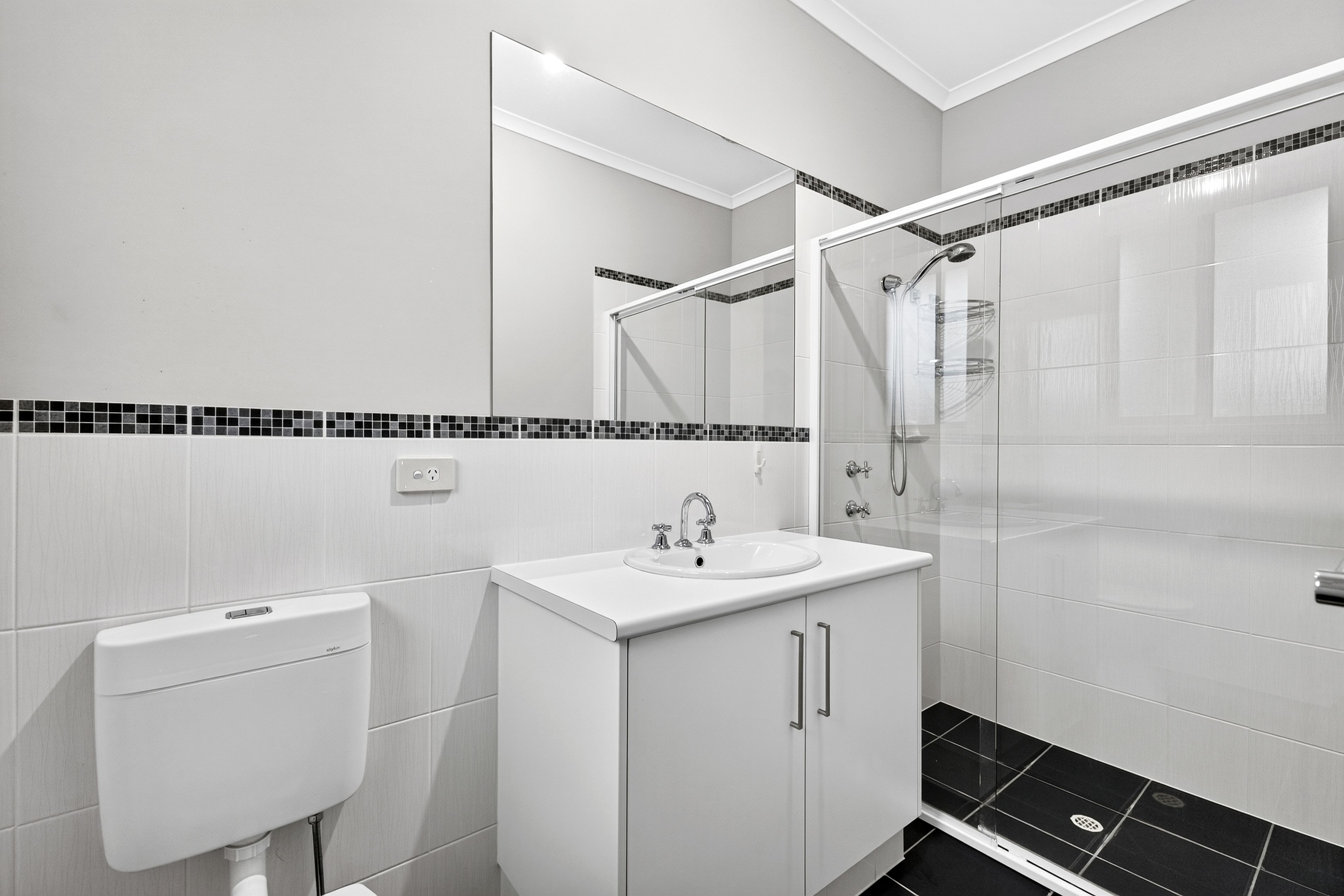 21 Avro Avenue — photo 4 of 15