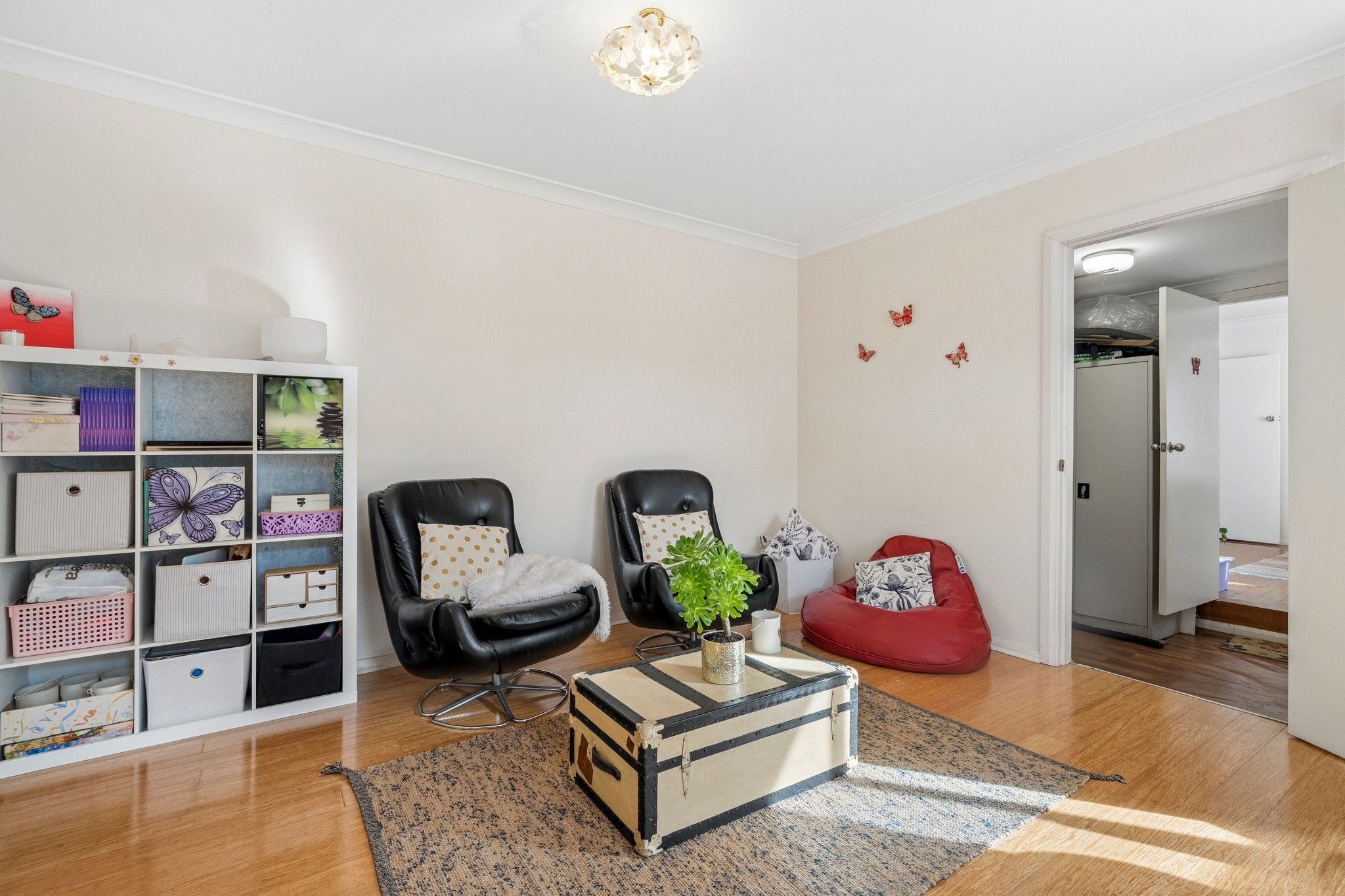 45 Fullerton Crescent — photo 12 of 26