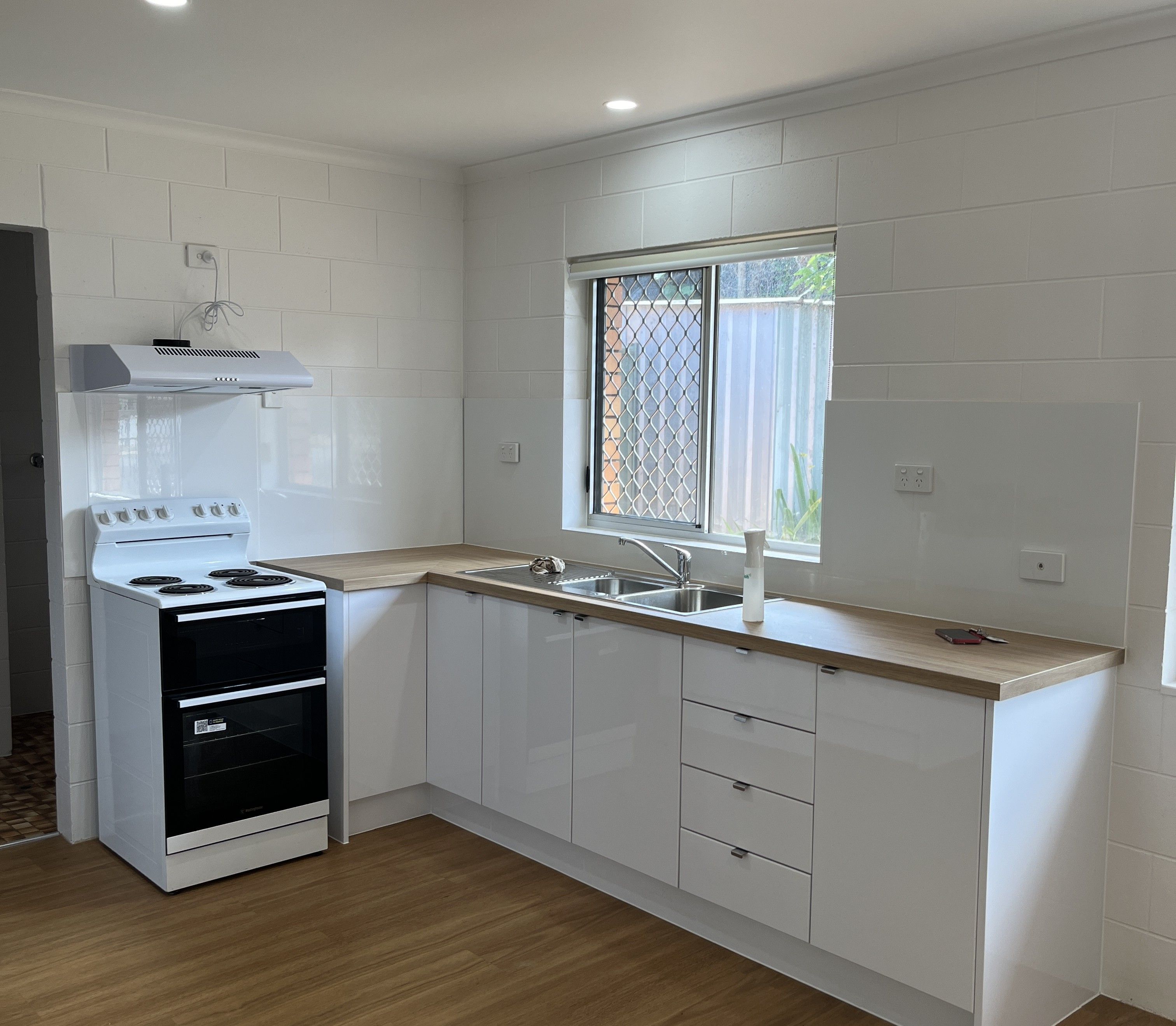 Unit 2/21 Johns Parade — photo 3 of 11