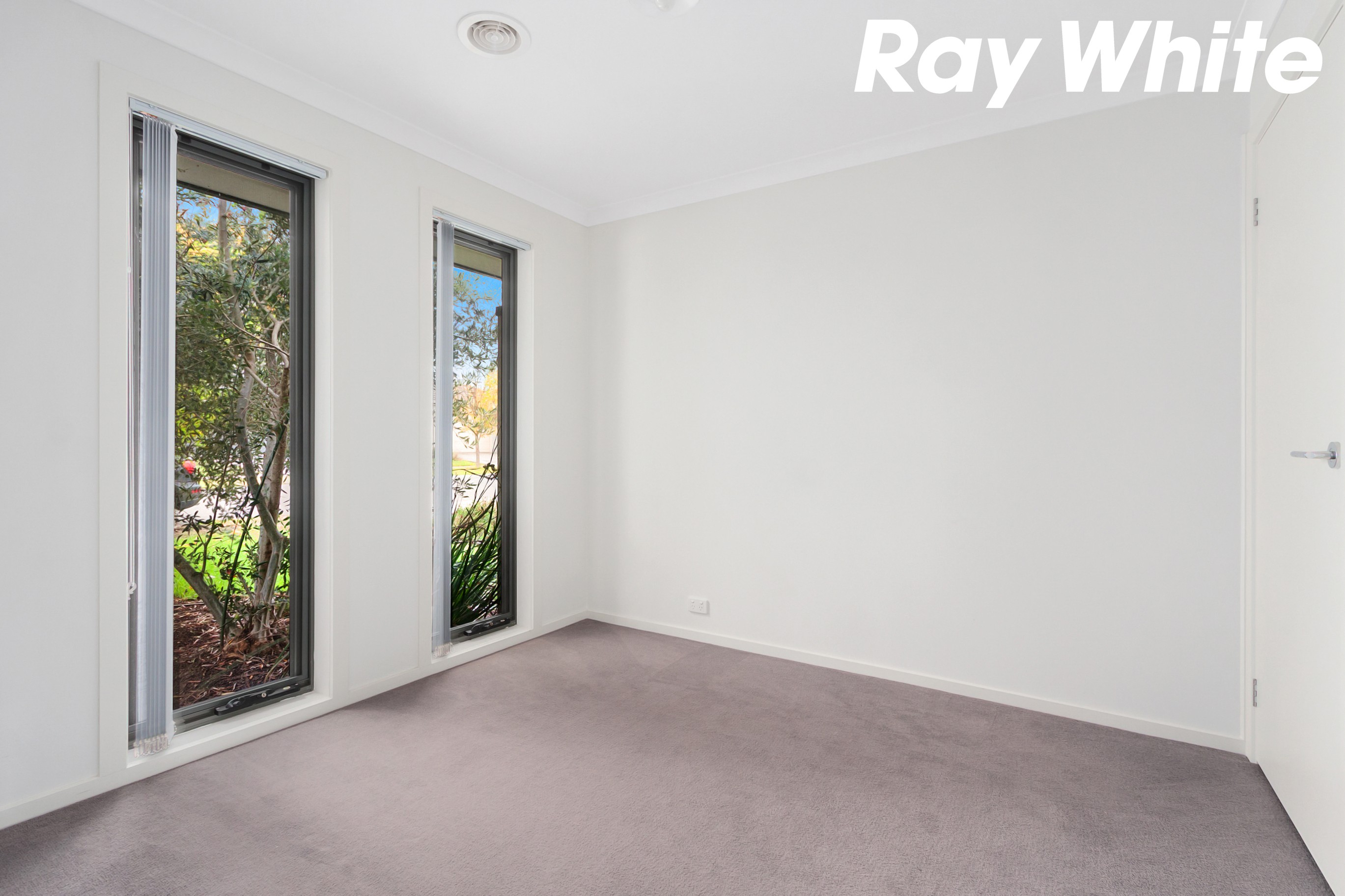 12 Central Avenue, Pakenham, VIC 3810