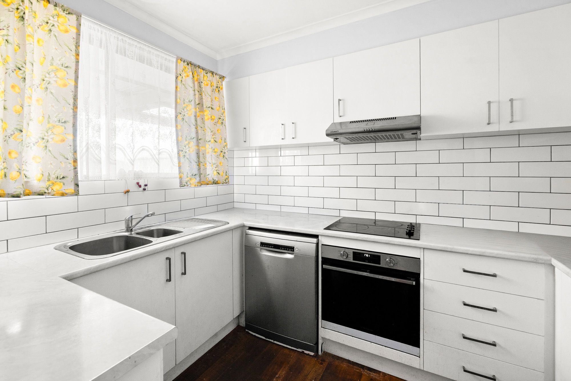 7 McCormack Crescent — photo 3 of 14