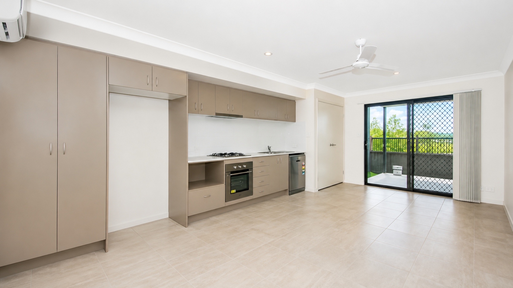 1/7 Woodroffe Crescent, Redbank Plains, QLD 4301