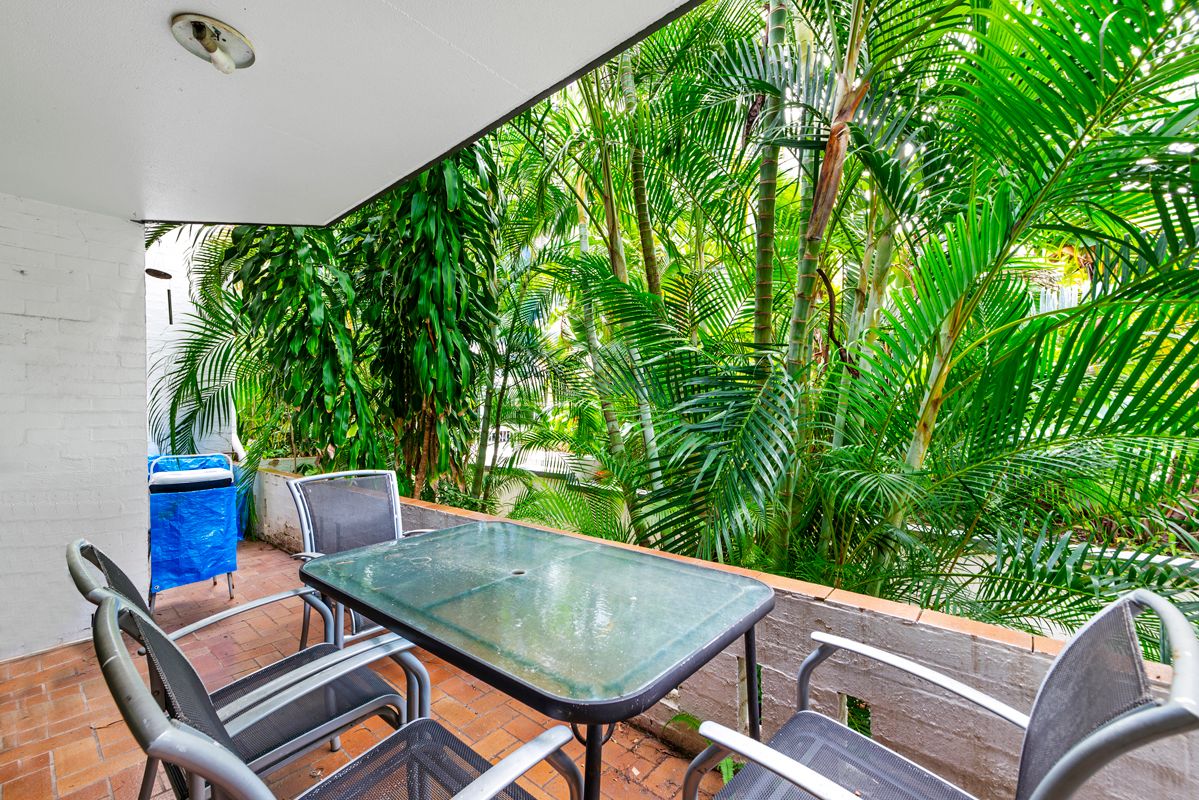 17 Riverview Parade, Surfers Paradise QLD 4217