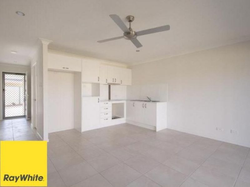 2/7 Kellie Court, Crestmead, QLD 4132