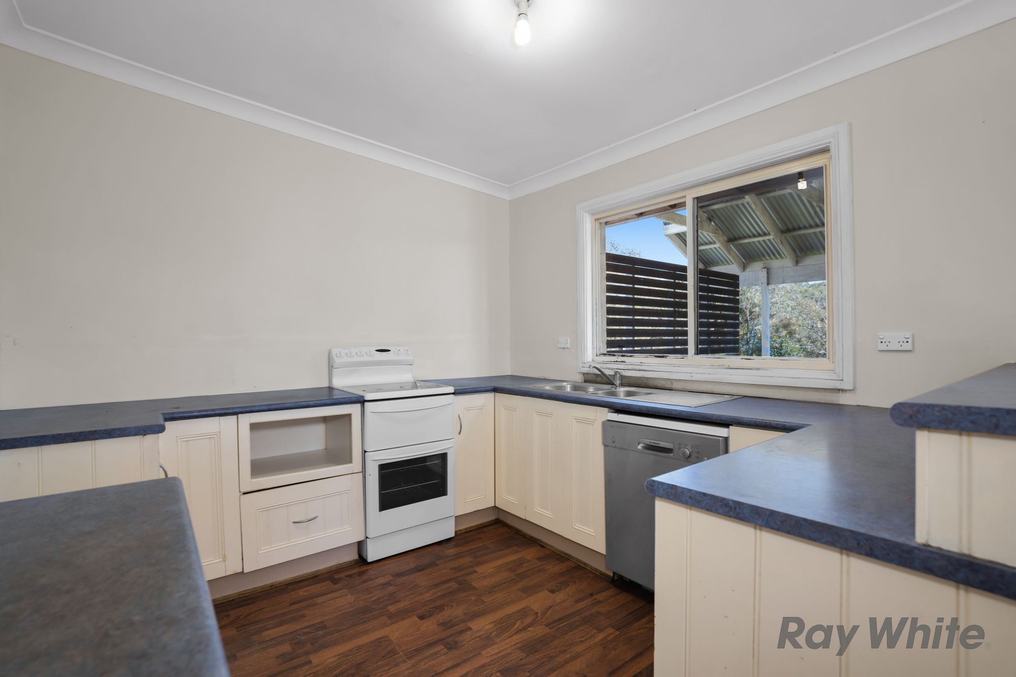 42 West Parade, Buxton, NSW 2571