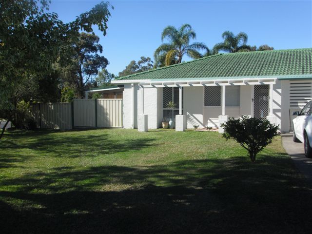 2/33 Botanical Drive, Labrador, QLD 4215