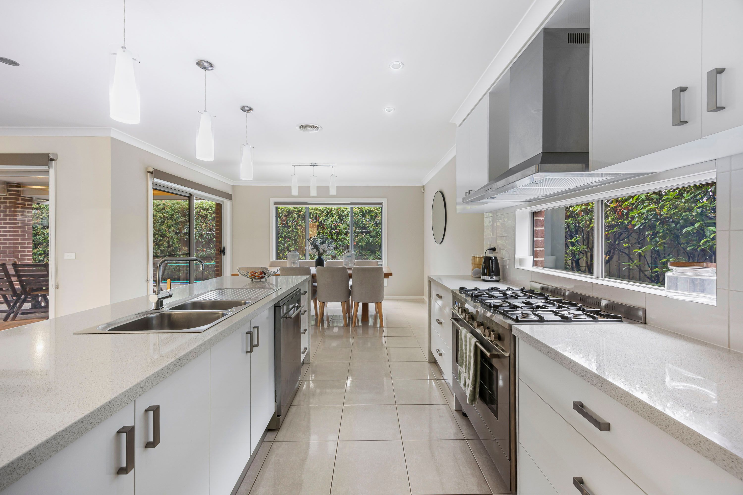 1768 Sturt Street — photo 7 of 30