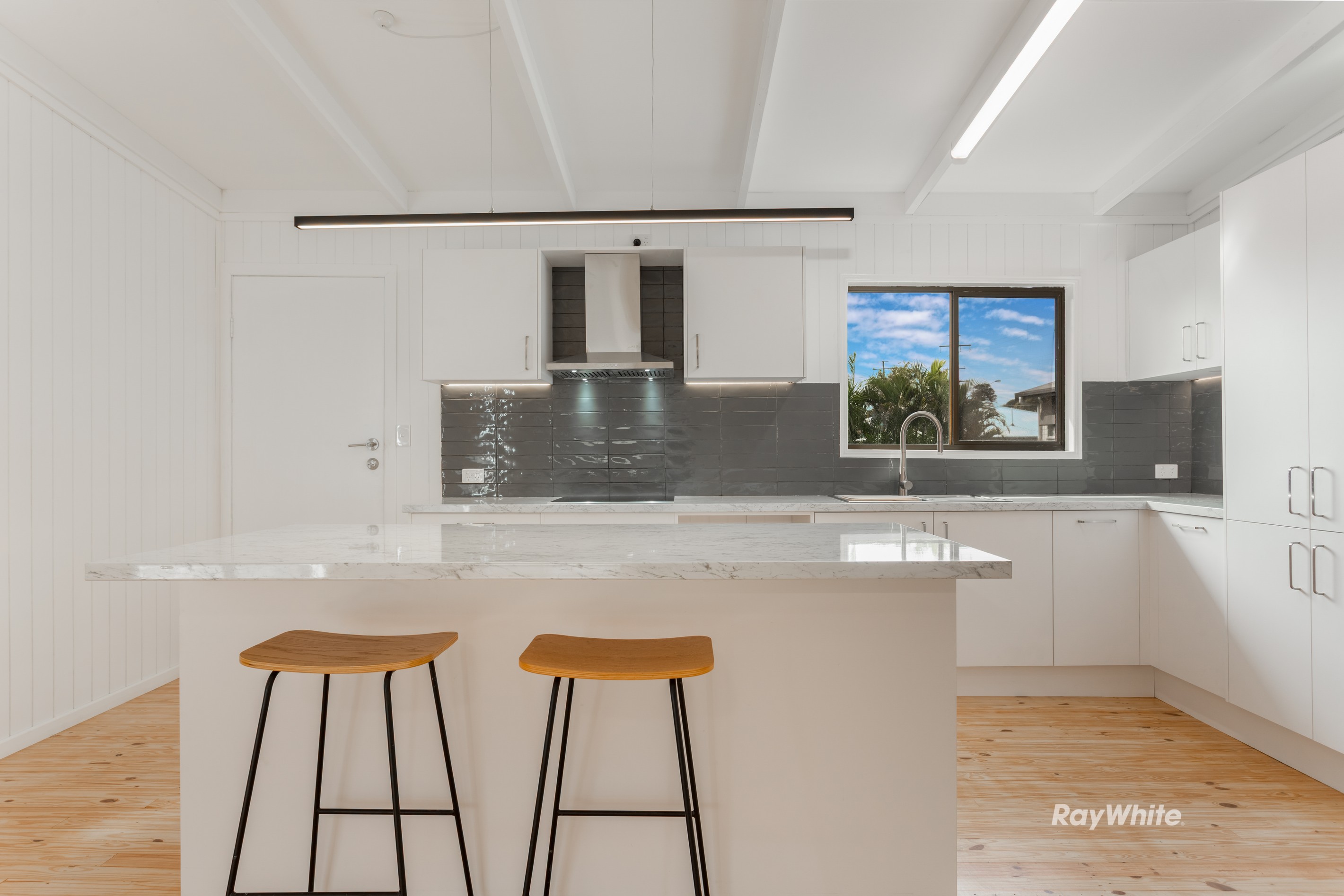 130 Robertson Road, Silkstone, QLD 4304