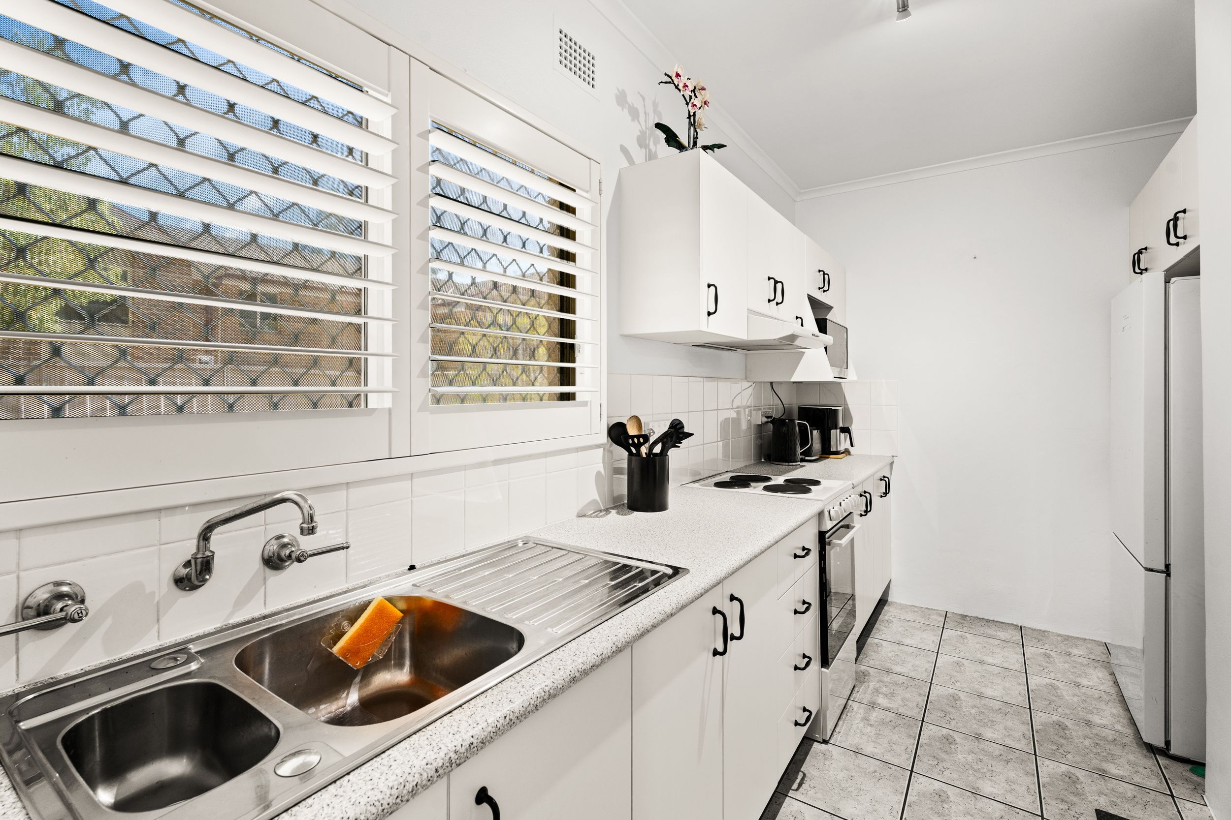1/5-7 Thurston Street — photo 5 of 18