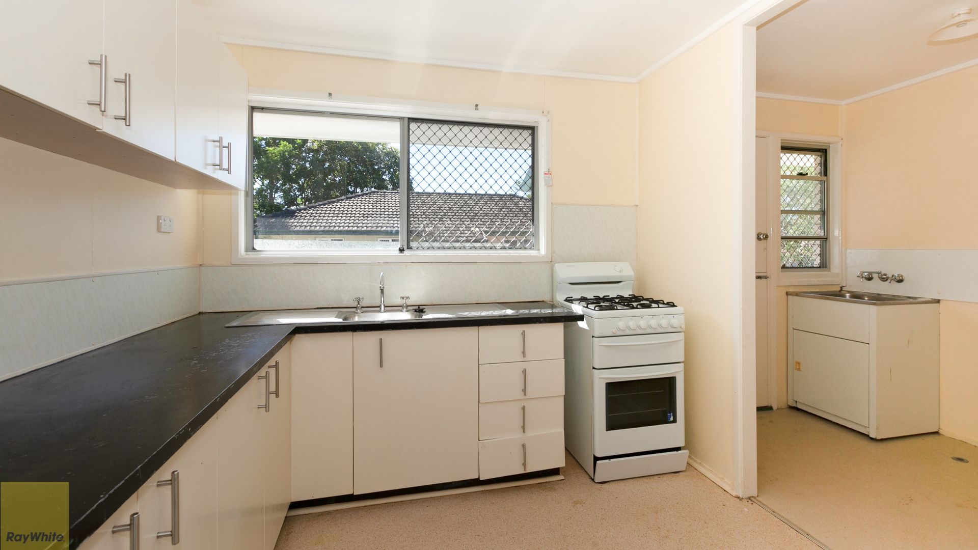 21 Overell Crescent, Riverview, QLD 4303