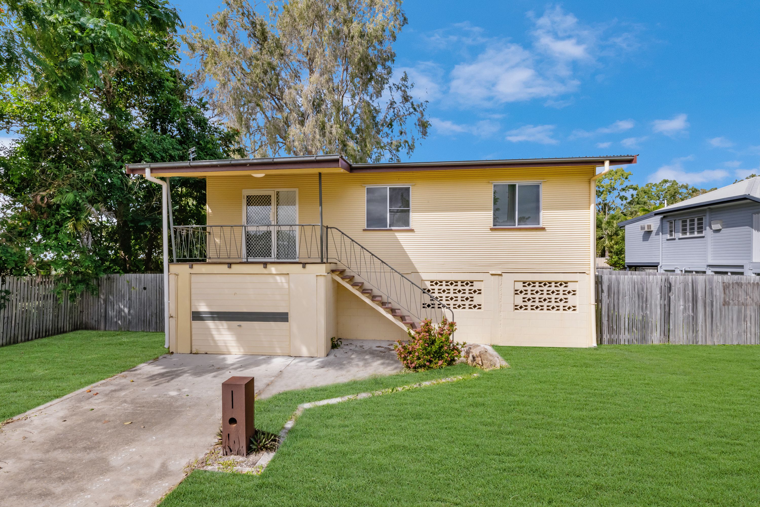 414 Ross River Road, Cranbrook QLD 4814