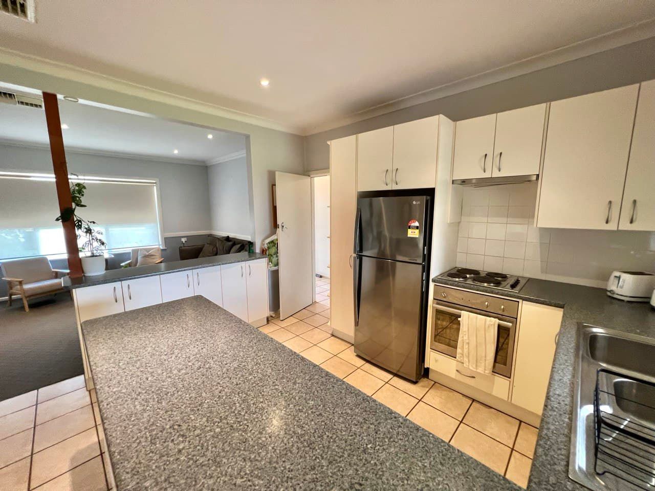 22 Thornbury Street — photo 4 of 13