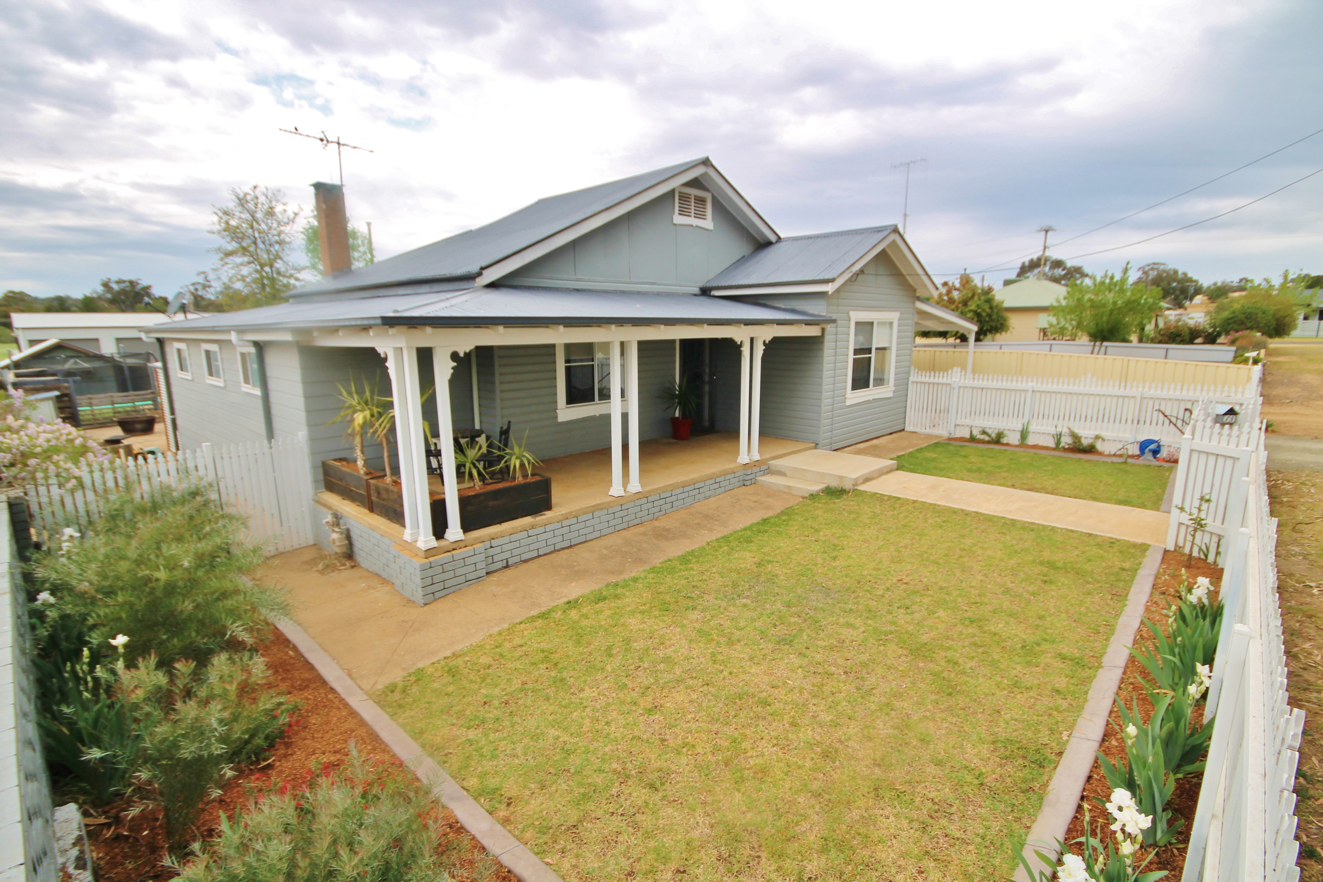 60 Murringo Street