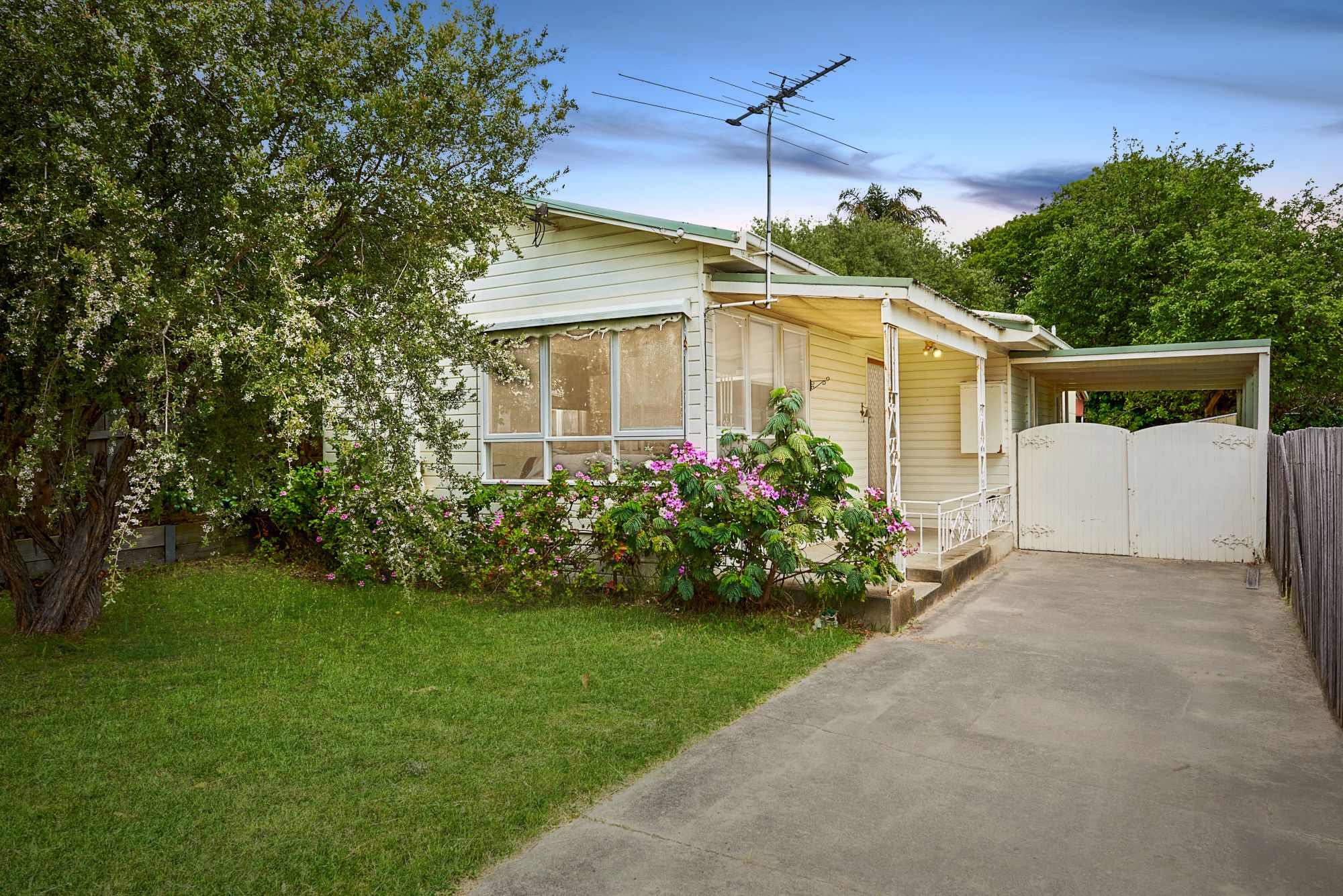 68 Fourth Avenue, Rosebud VIC 3939