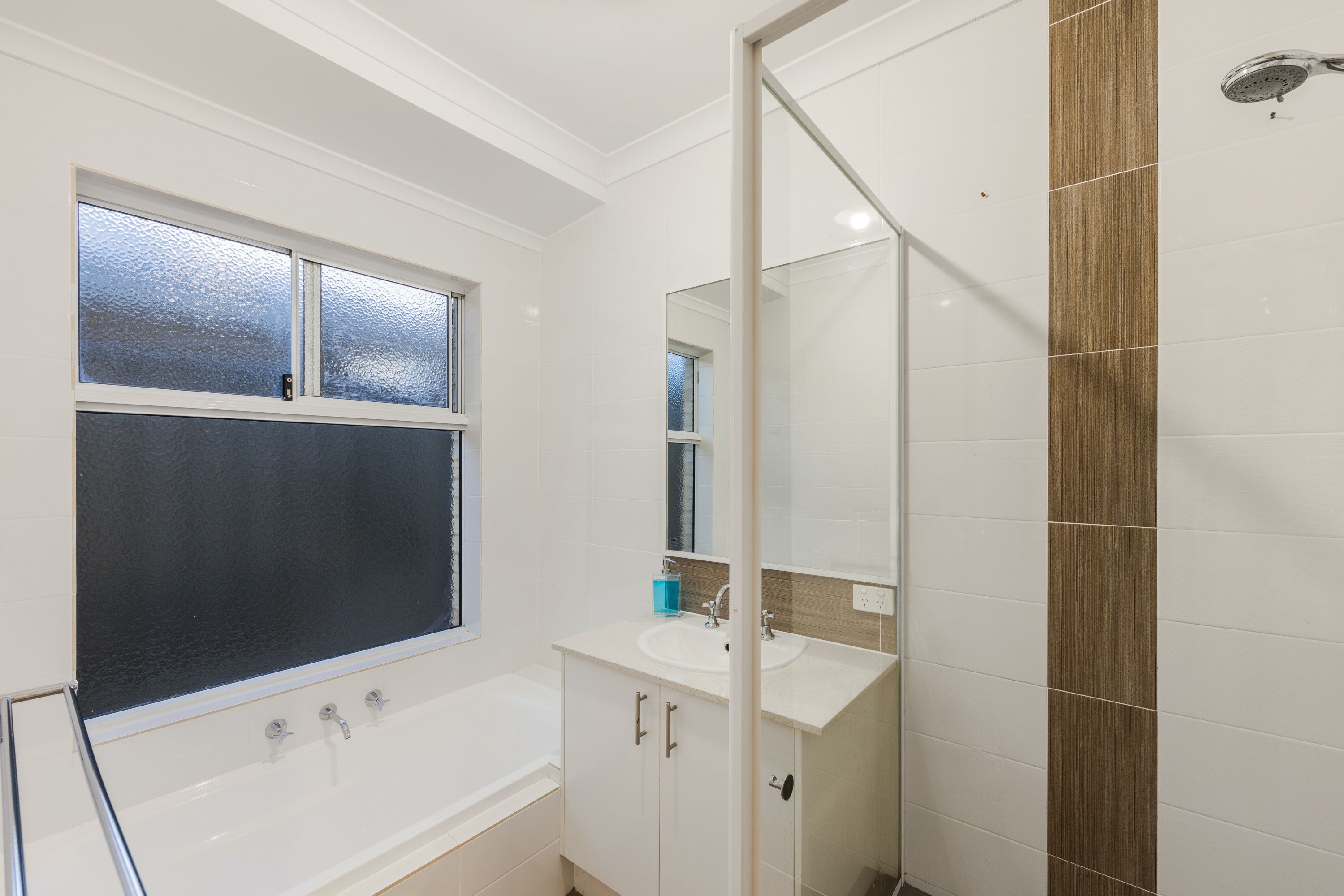 16 ALBAVALE Road — photo 11 of 21