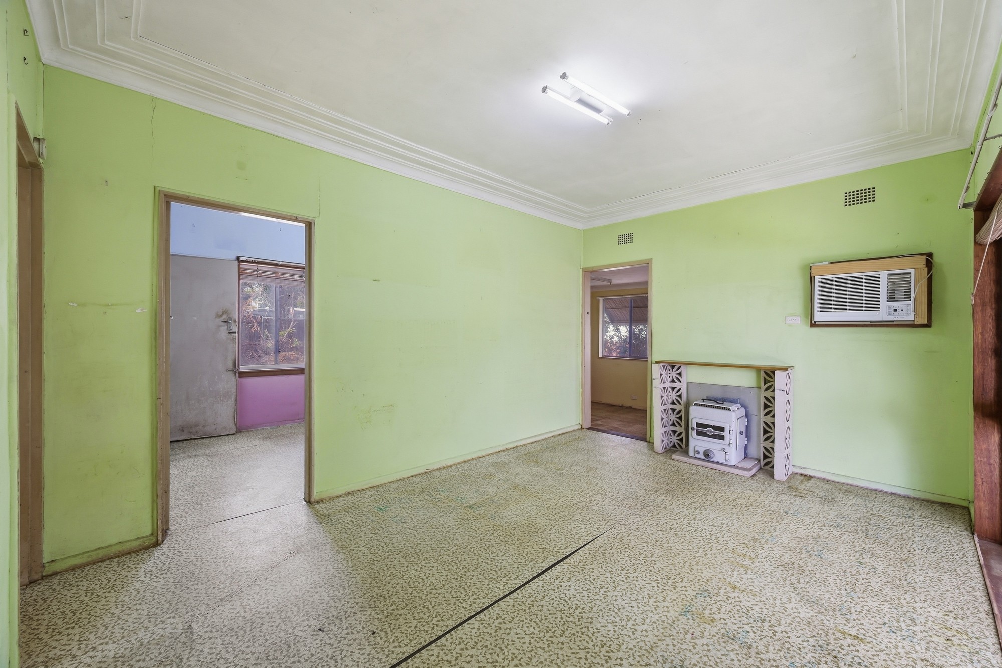 72 Macquarie Avenue, Campbelltown, NSW 2560