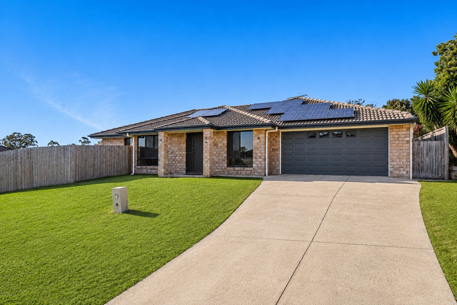 1 Coombe Close, Redbank Plains, QLD 4301