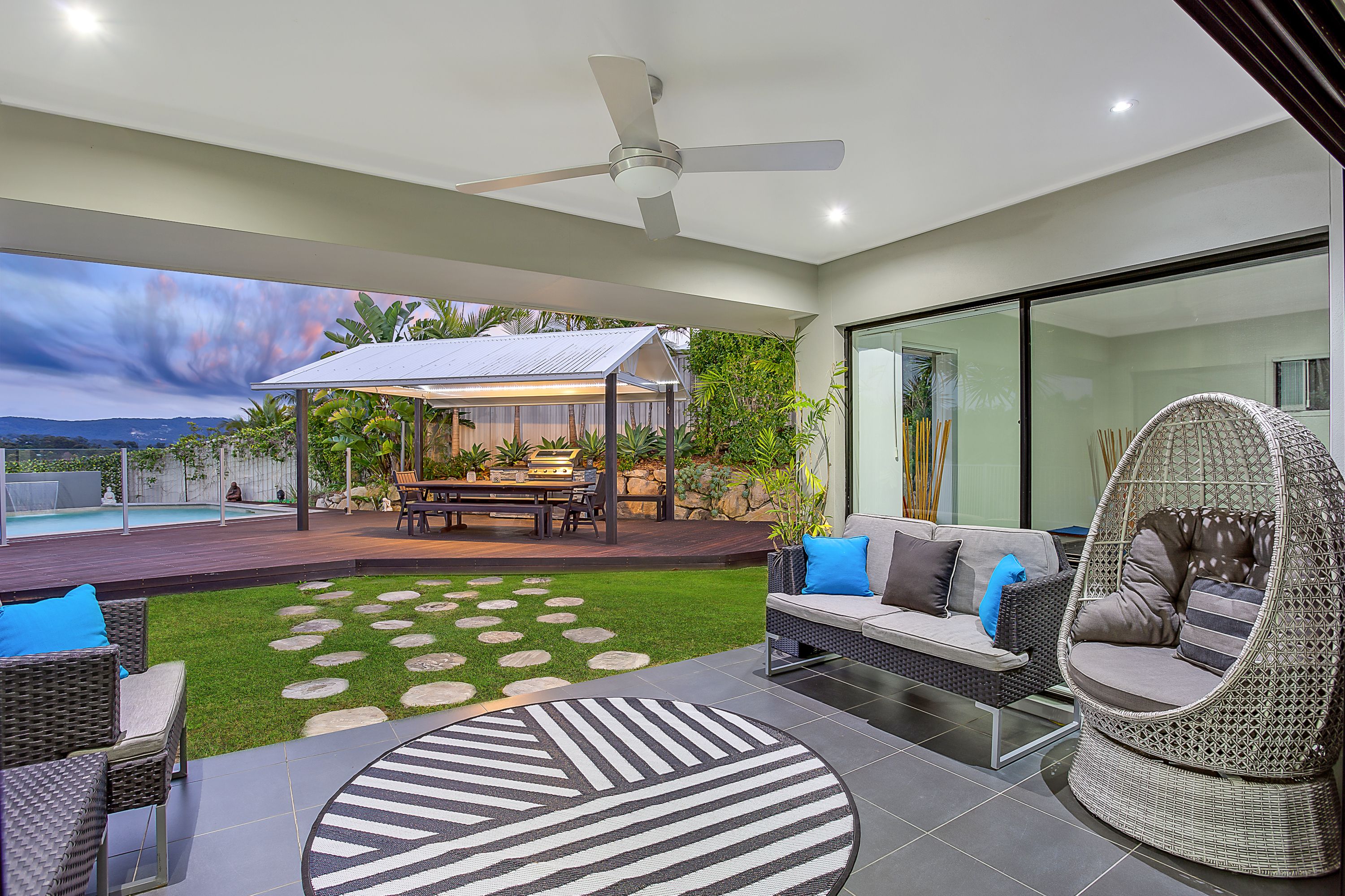 2 Marshall Grove, Bonogin, QLD 4213