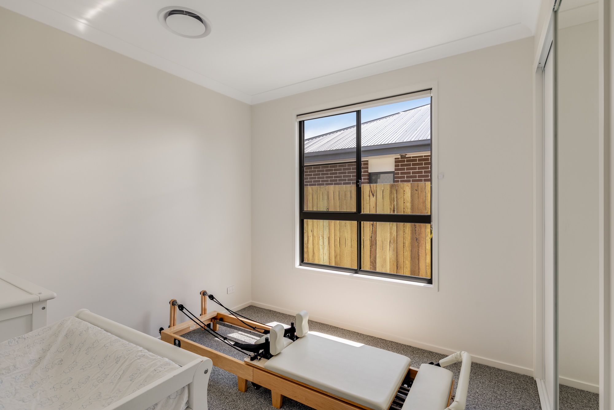 7 Mcewan Crescent — photo 7 of 21