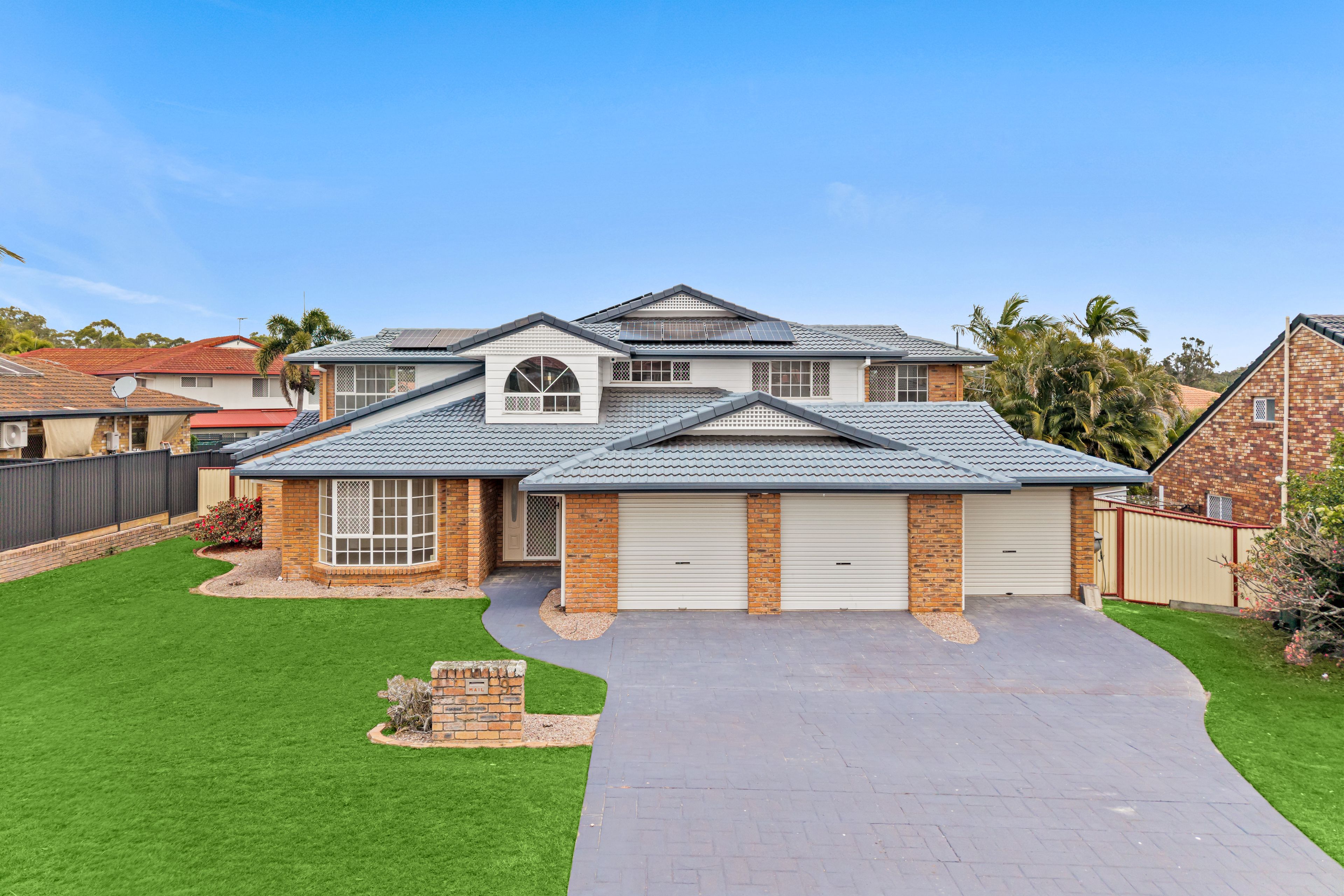 9 Lincoln Place — photo from Ray White Rochedale
