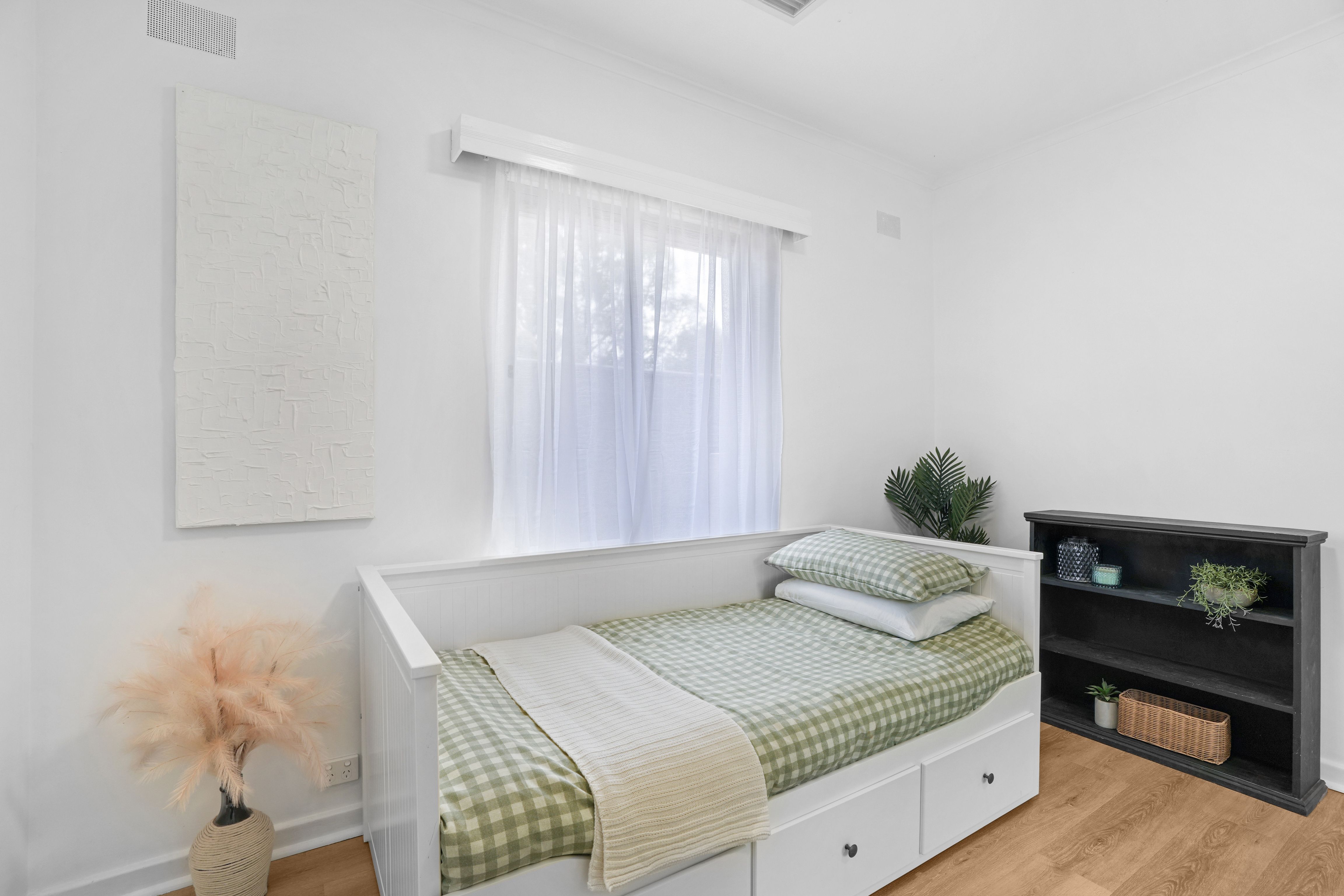 16 John Rice Avenue — photo 6 of 13
