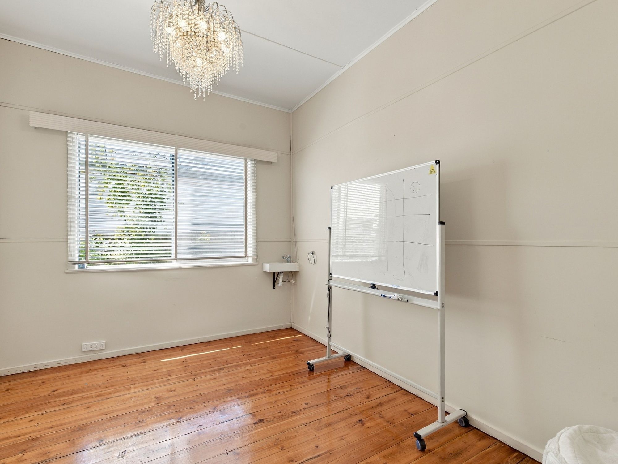37 Graham Street — photo 10 of 18