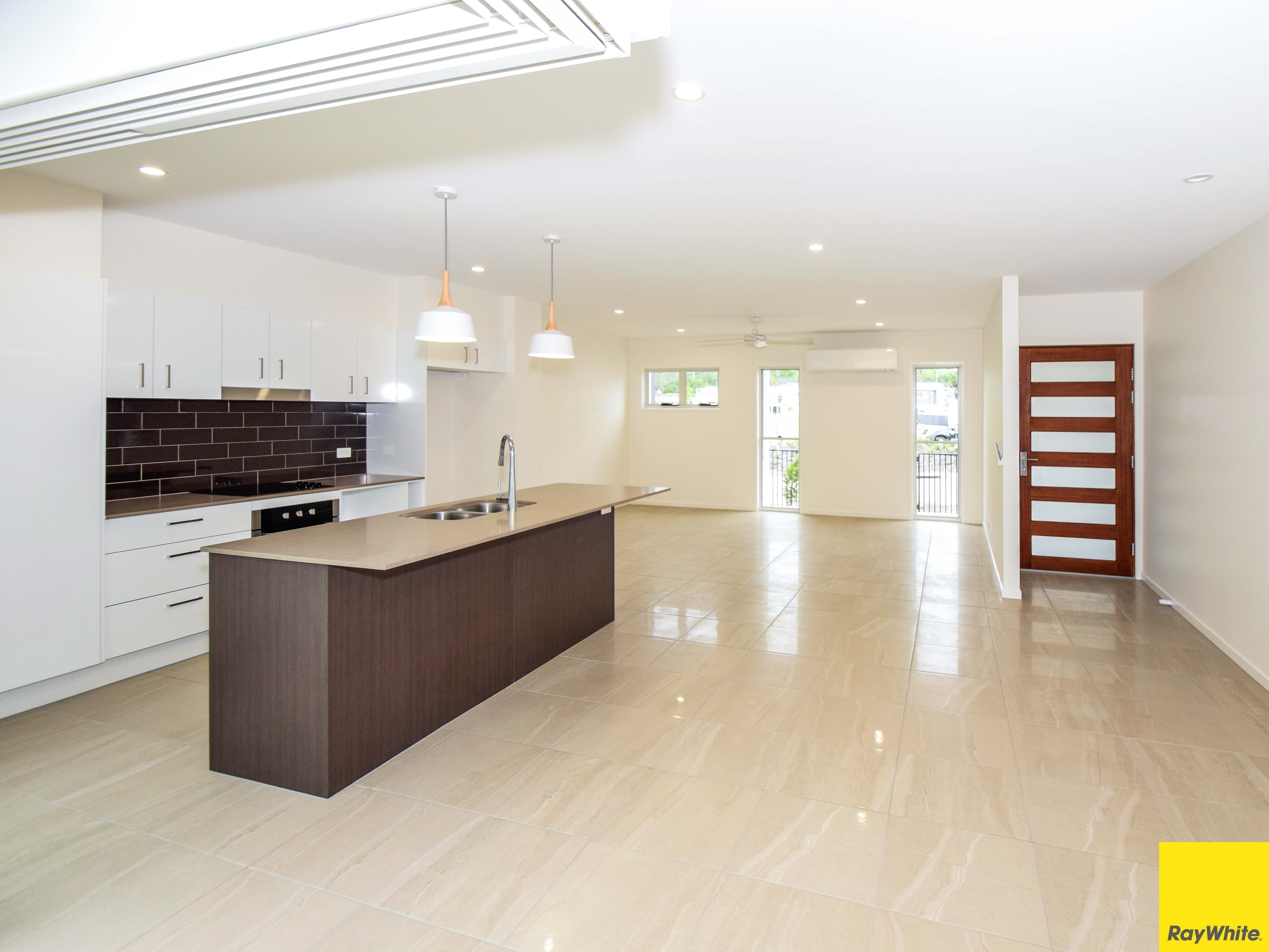 12 St Quentin Avenue, MAROOCHYDORE, QLD 4558