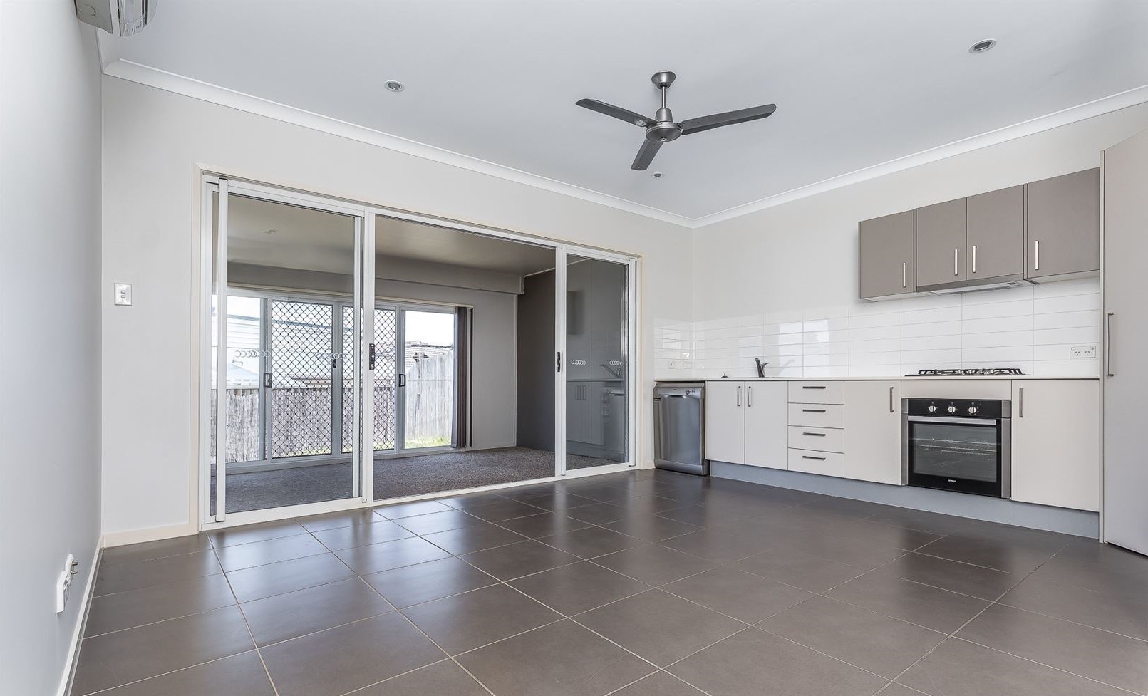 1/16 Holly Crescent, Griffin, QLD 4503