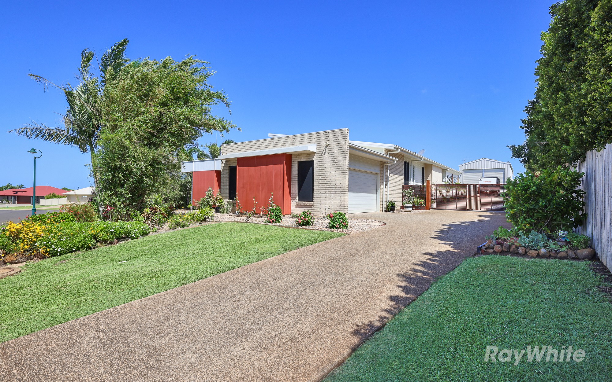 61 Bisdee Street, Coral Cove, QLD 4670